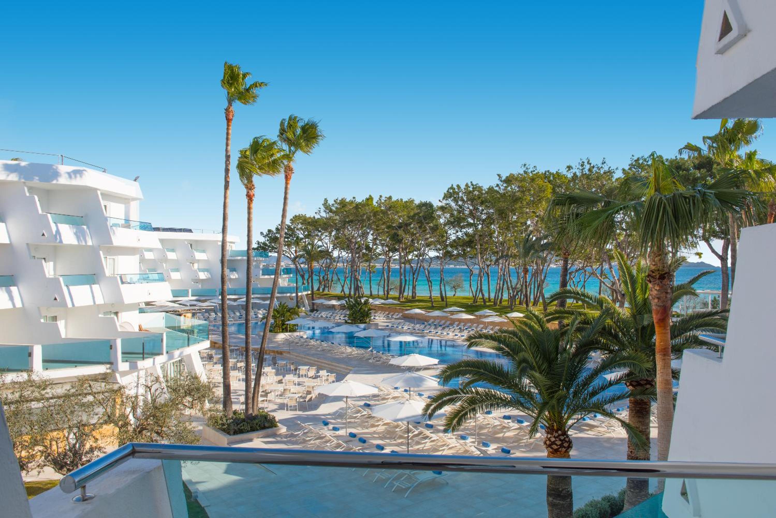 Double Room with Pool View