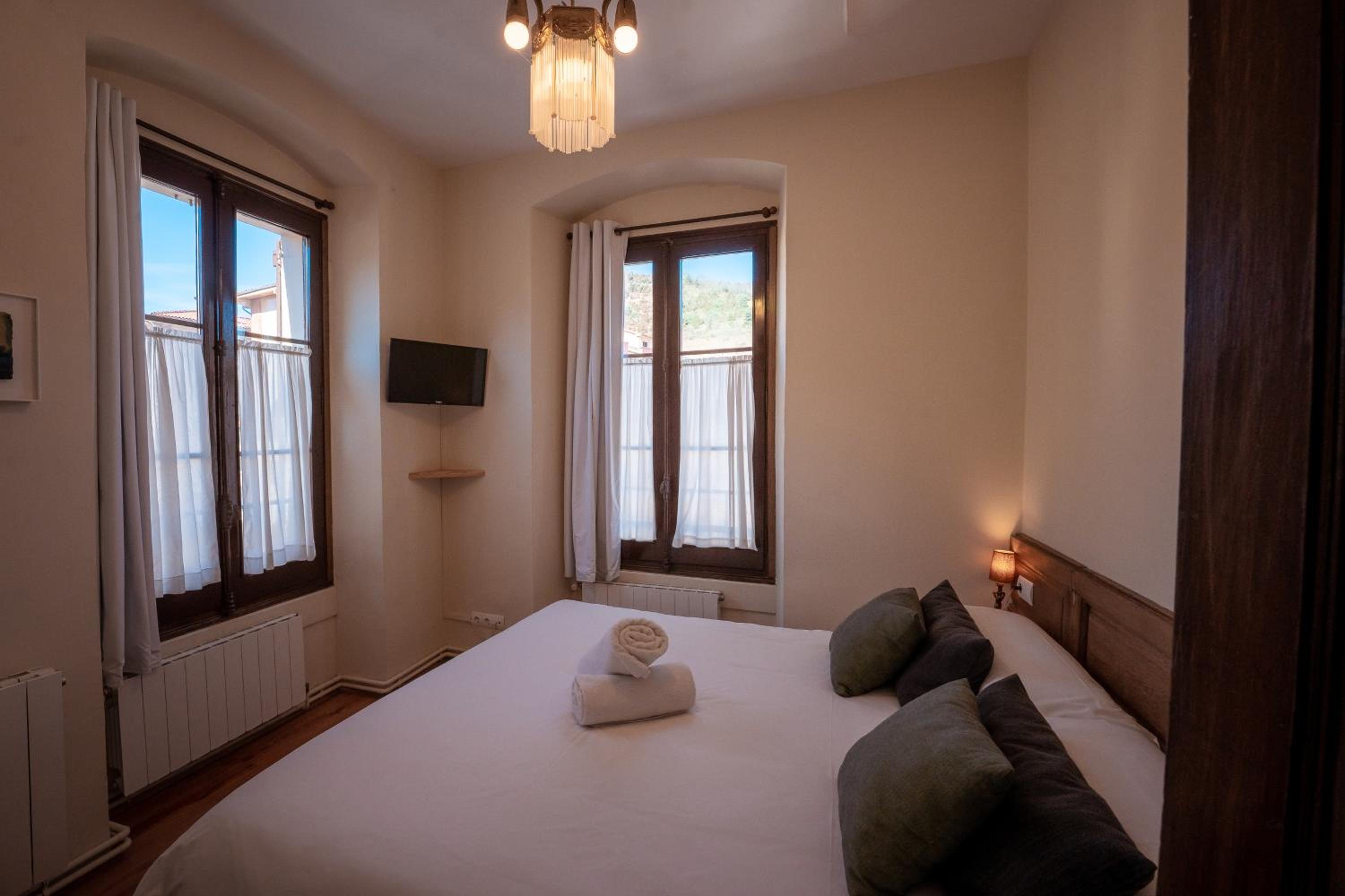 Habitación Doble Deluxe (2 Adultos + 2 Niños) con Bañera de Hidromasaje