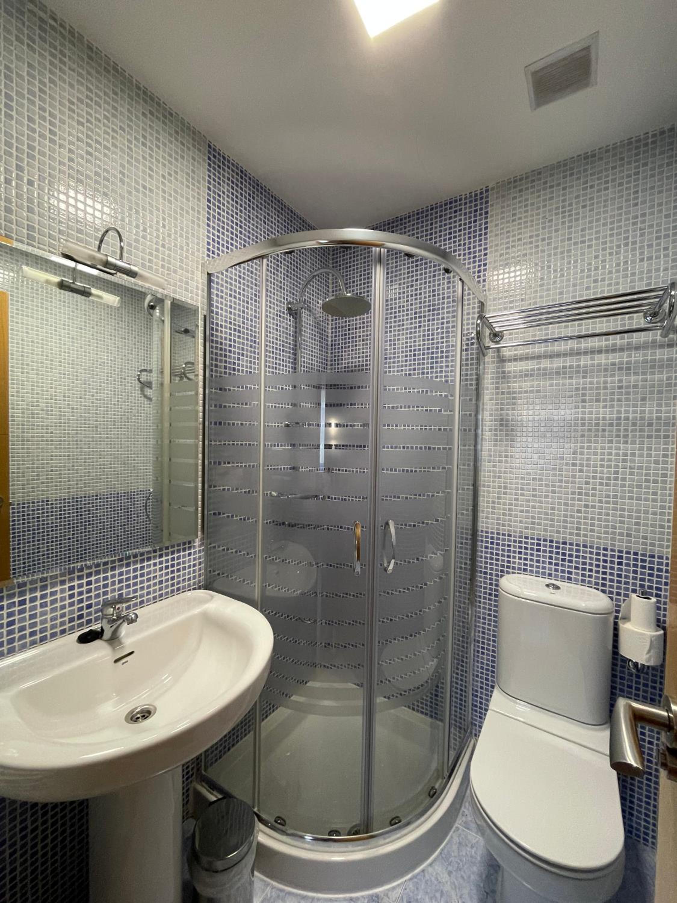 Double Room - Photo 11