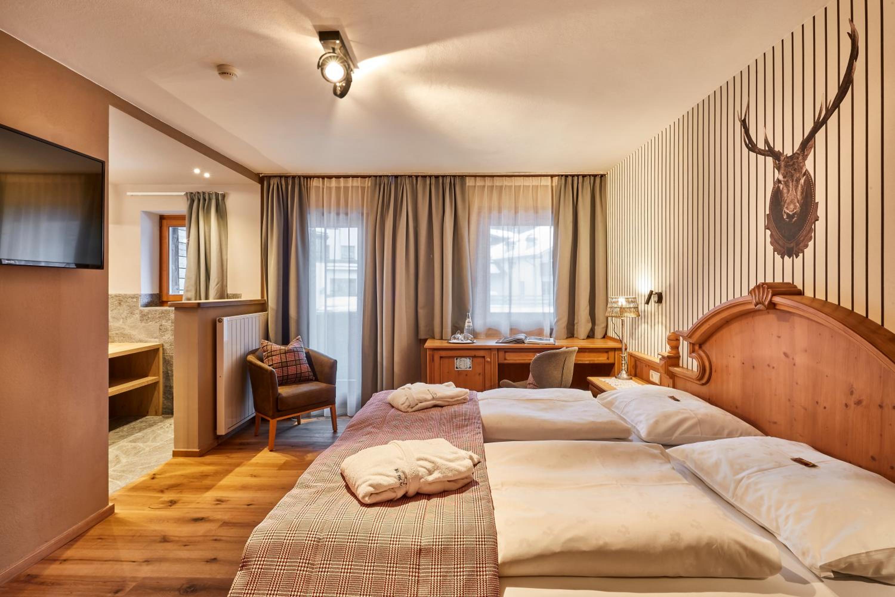 Superior Double Room - Photo 1