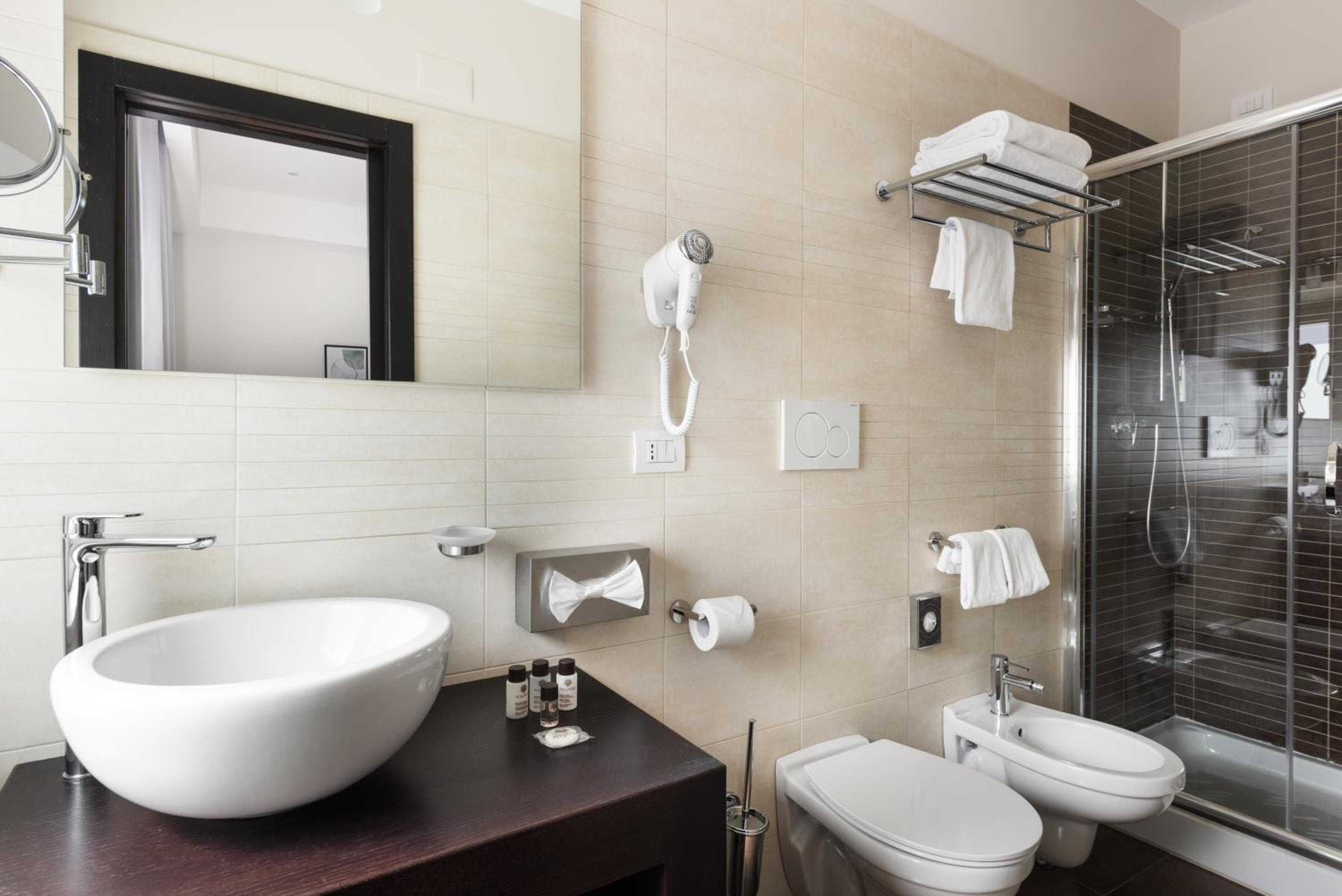 Deluxe Double or Twin Room photo 3