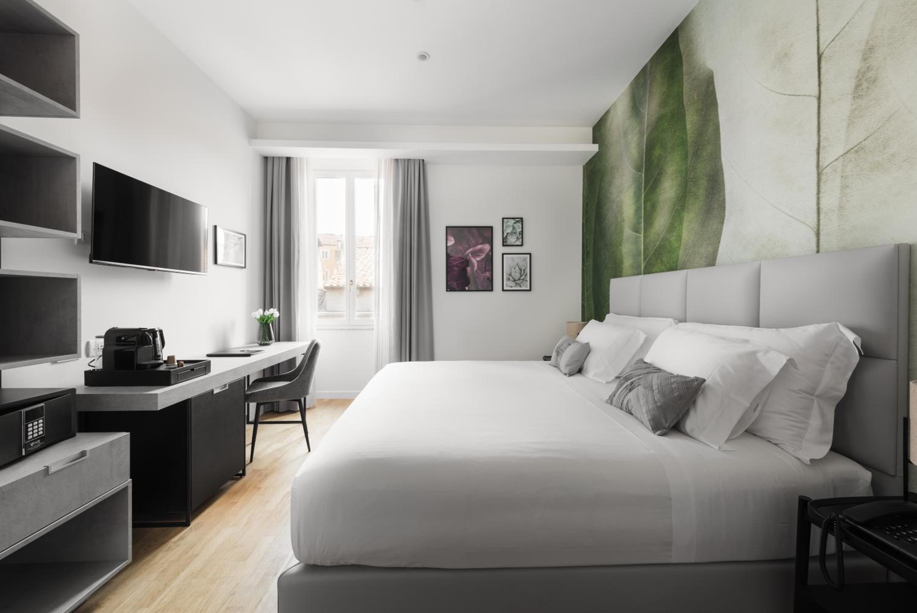 King Suite with Spa Bath photo 1