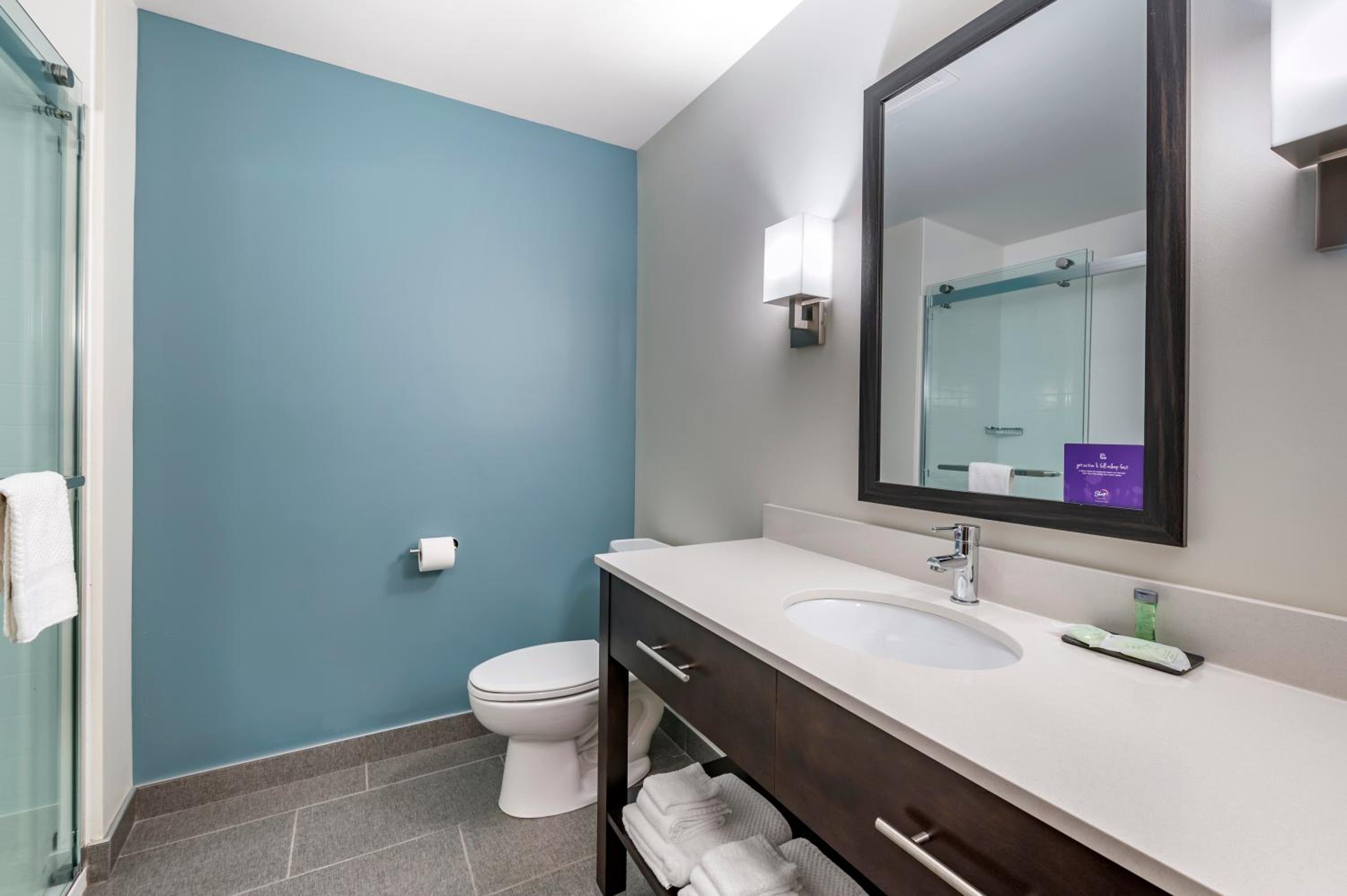 Standard King Room - Non Smoking - Photo 4