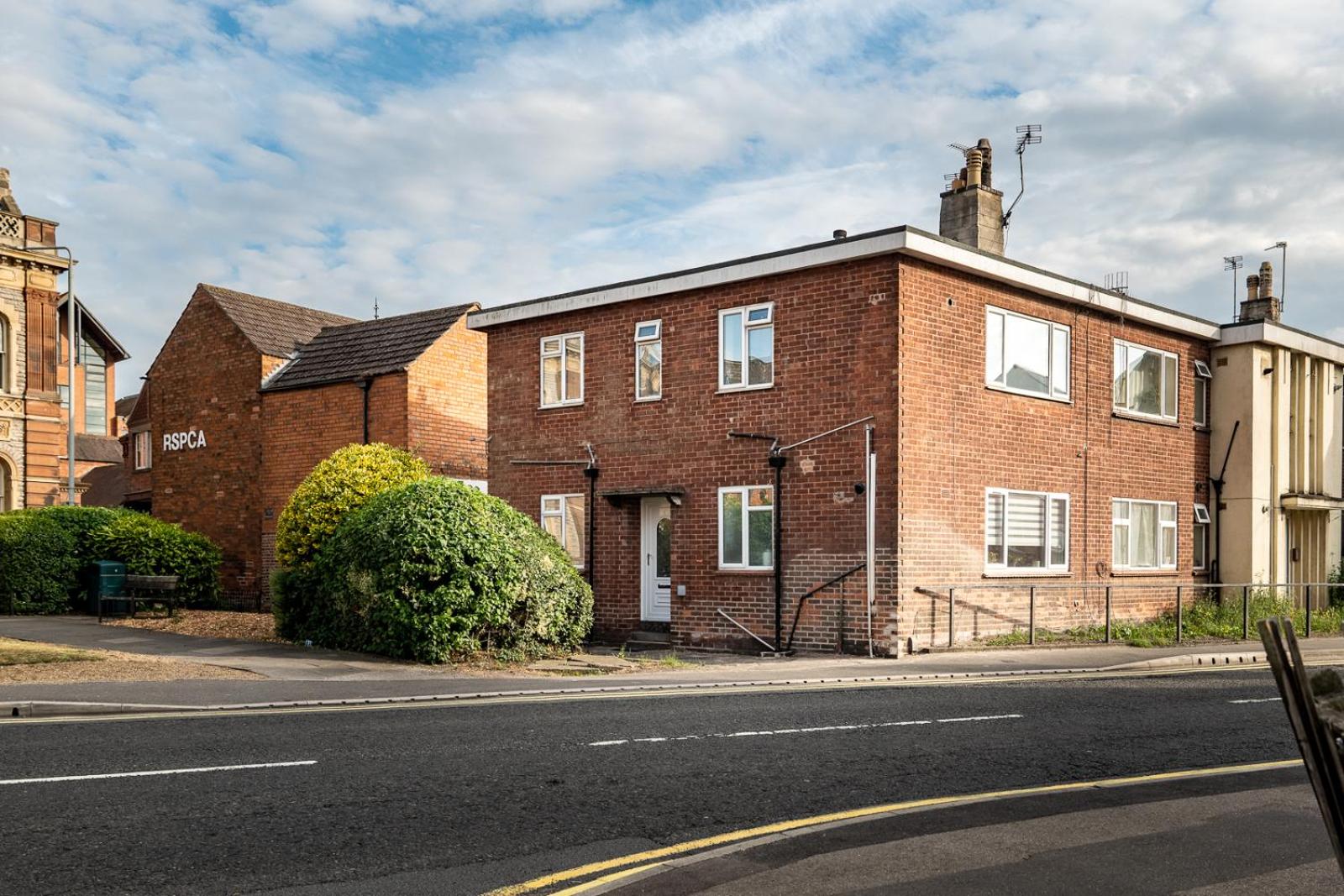 One-Bedroom Apartment photo 3