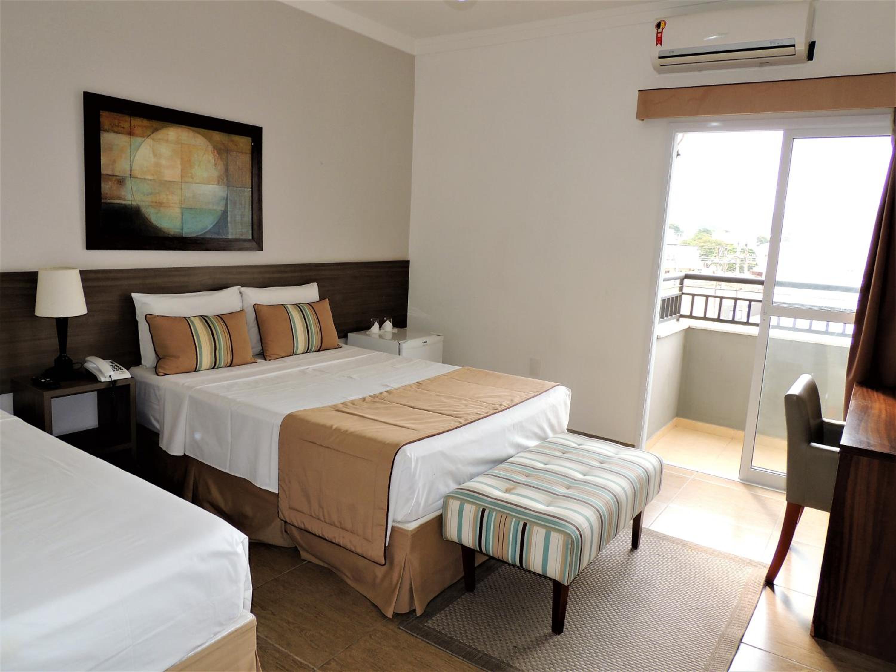 Deluxe Family Suite photo 3