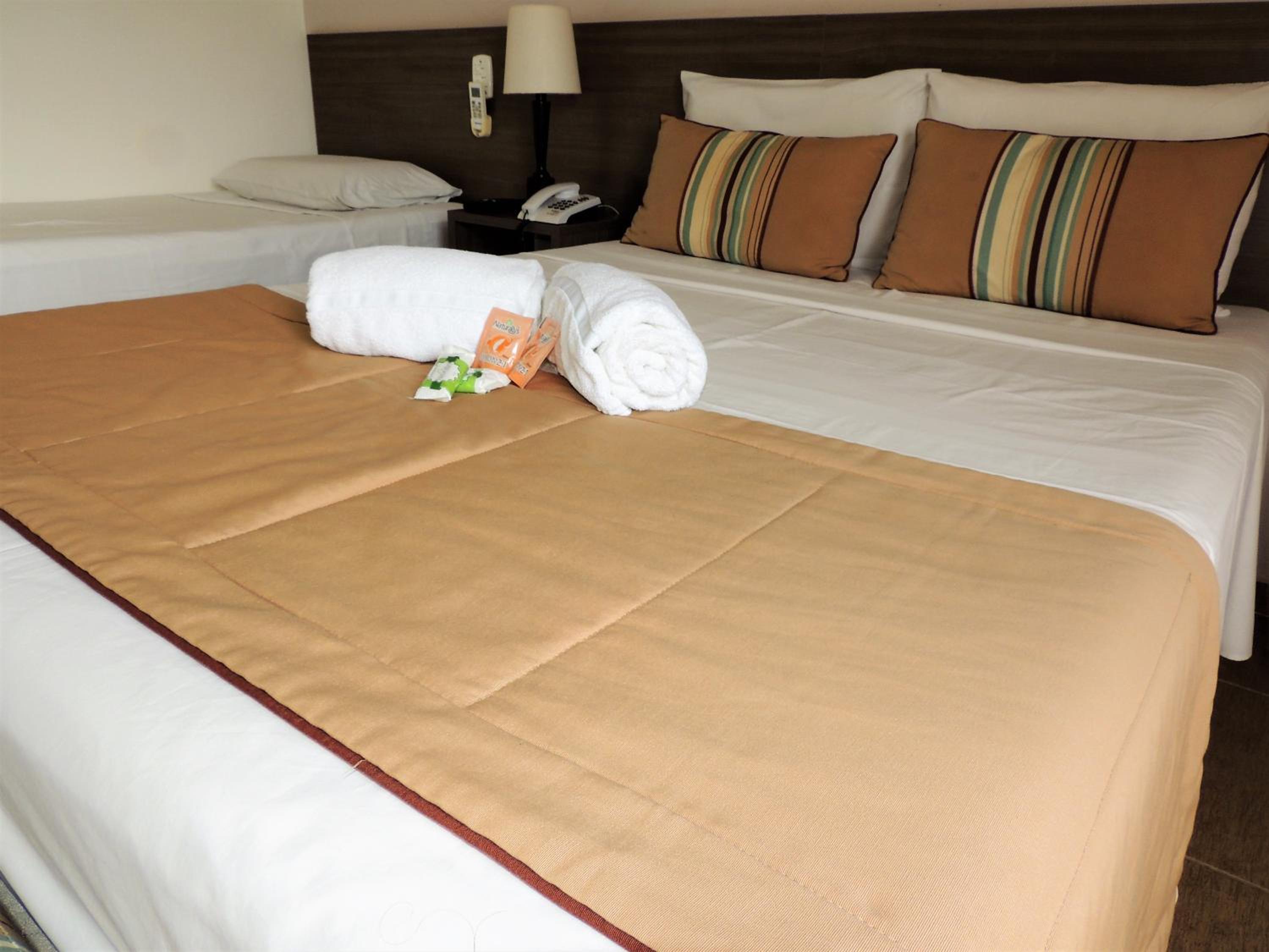 Deluxe Family Suite photo 1