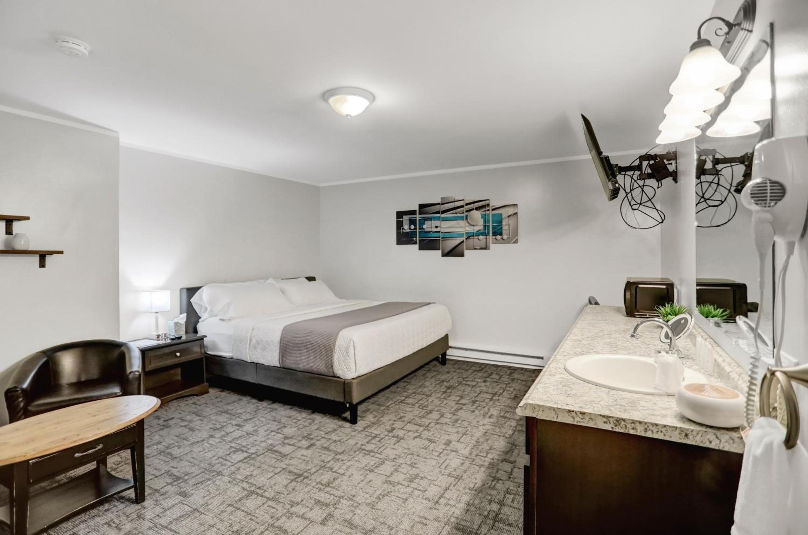 King Suite - Photo 1
