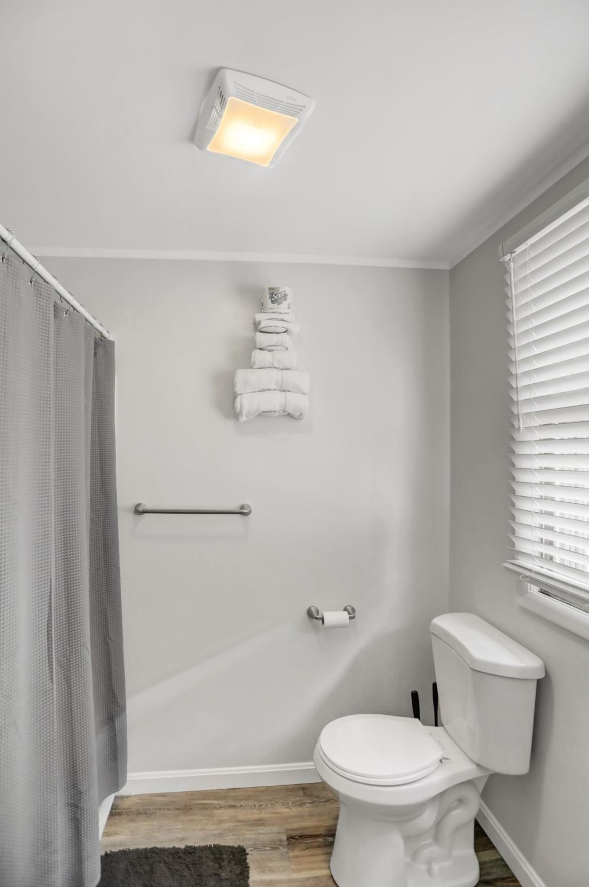 King Suite - Photo 6