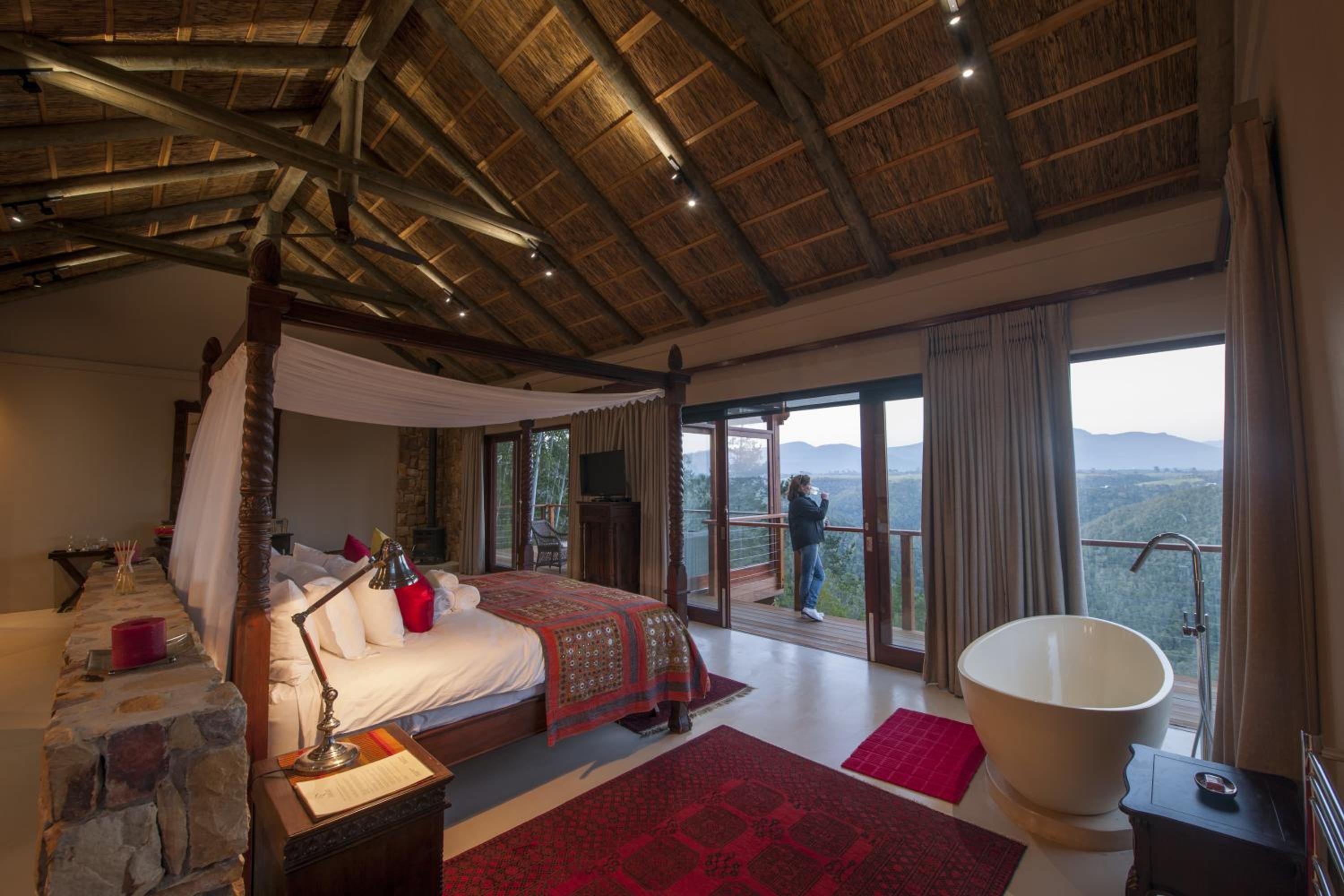 Honeymoon Suite with Private Entrance photo 2