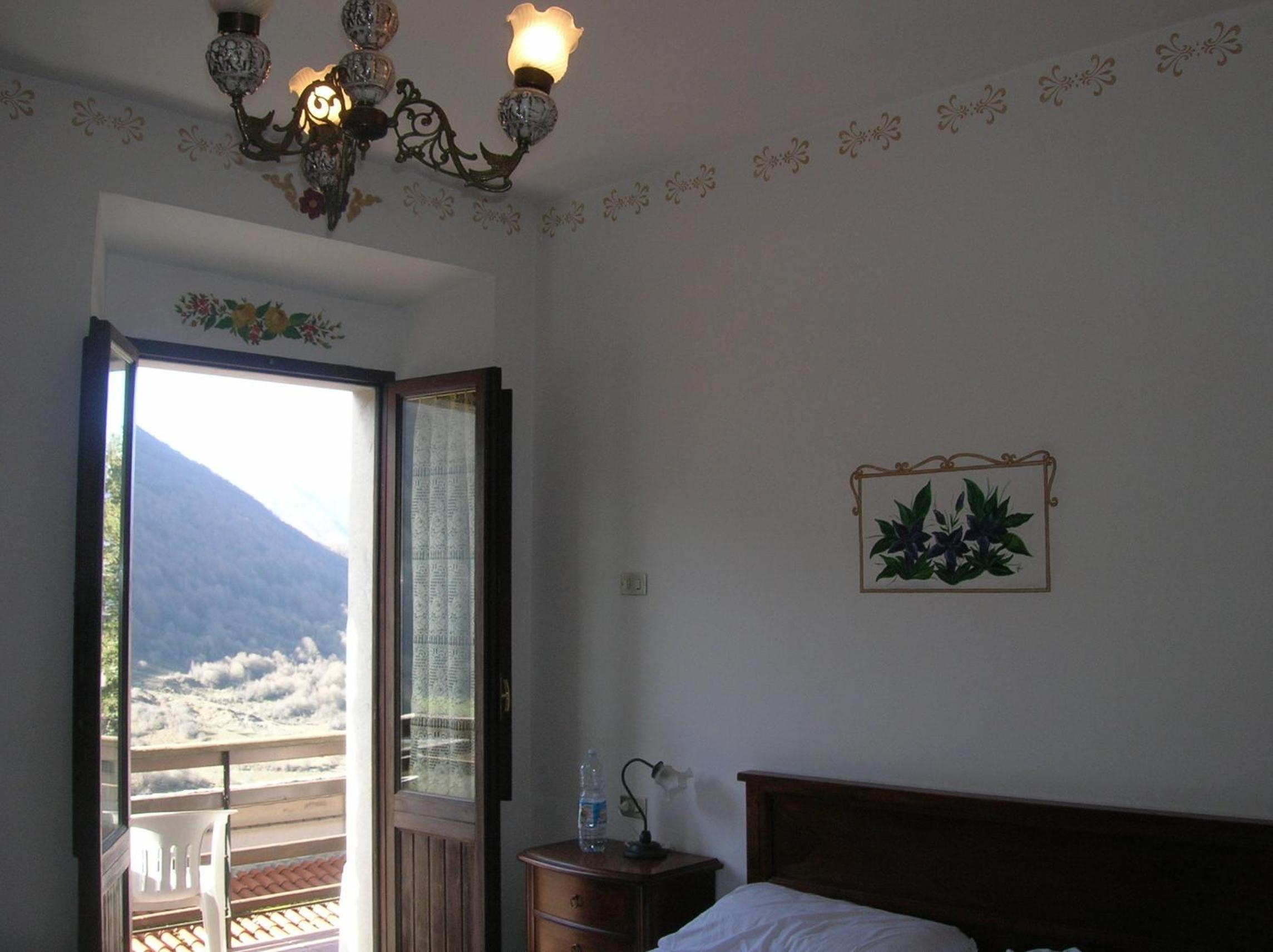 King Room with Mountain View photo 2