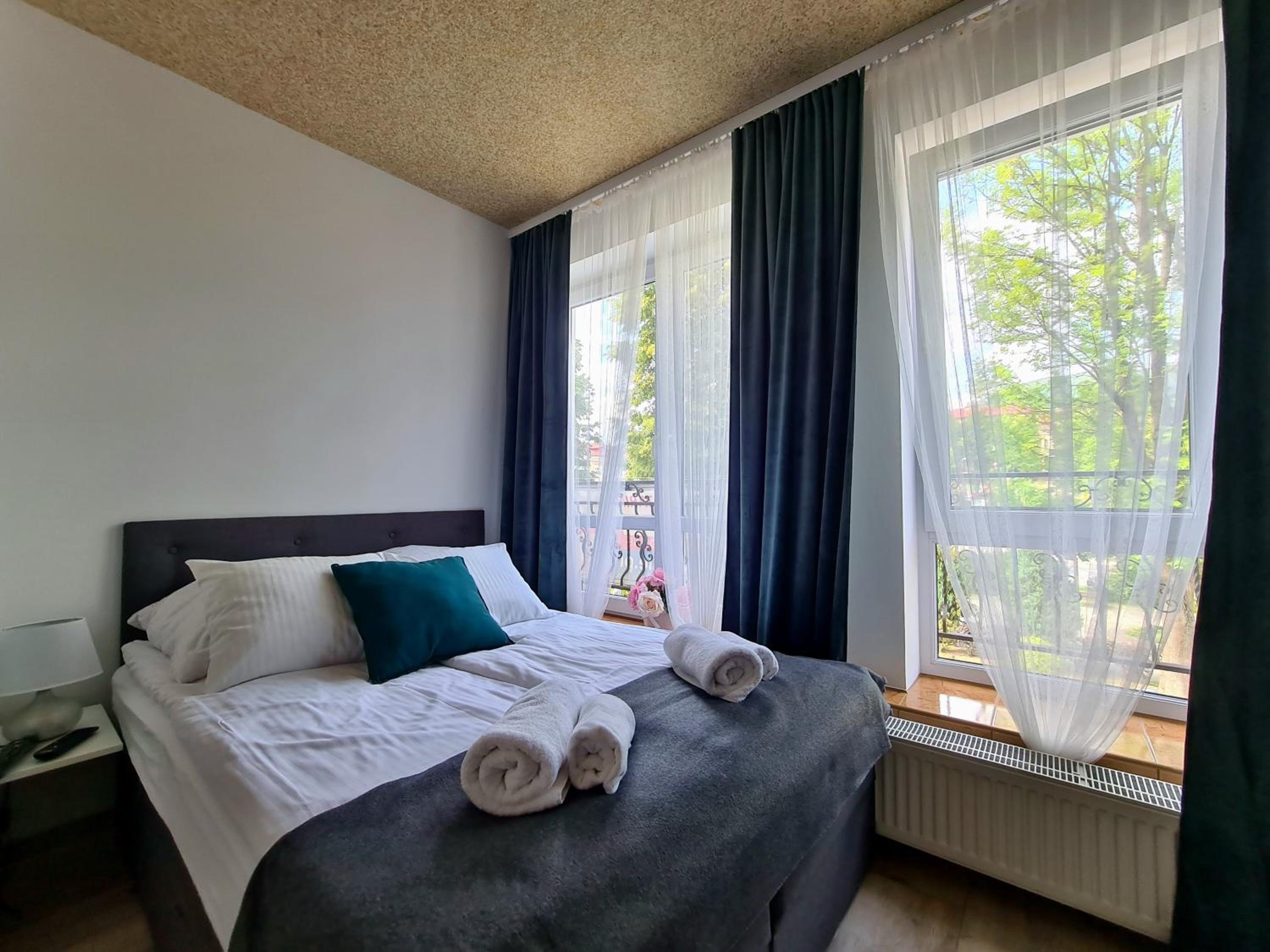 One-Bedroom Apartment - Photo 12