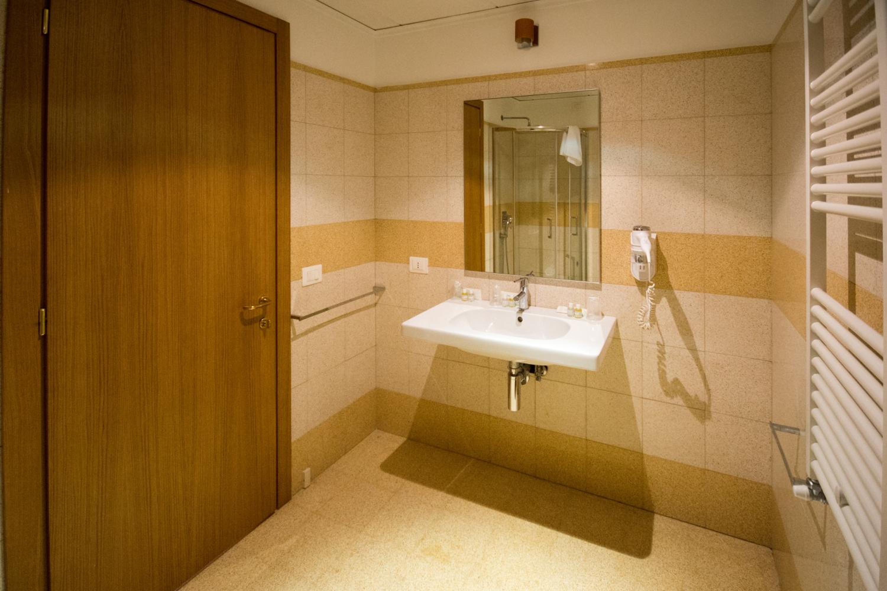 Double or Twin Room photo 3
