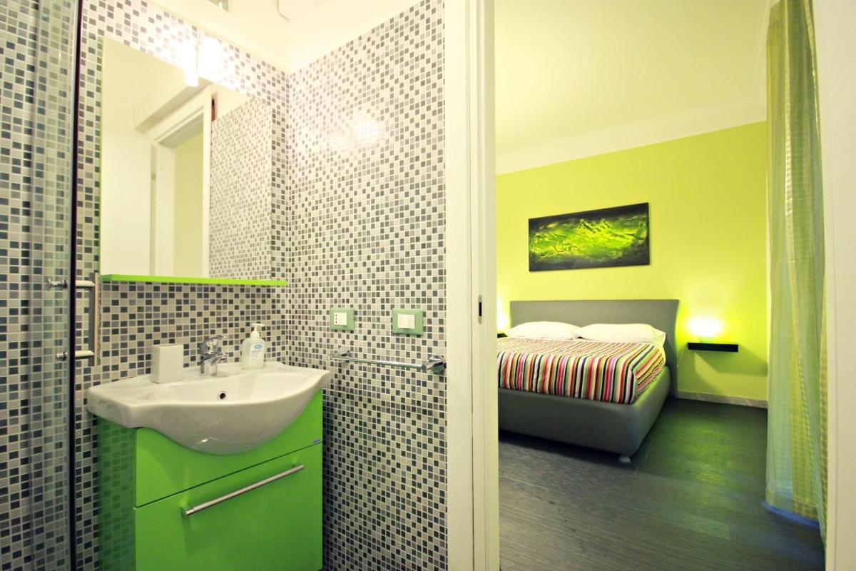 Apartment with Balcony - Piazza Risorgimento 36 photo 3