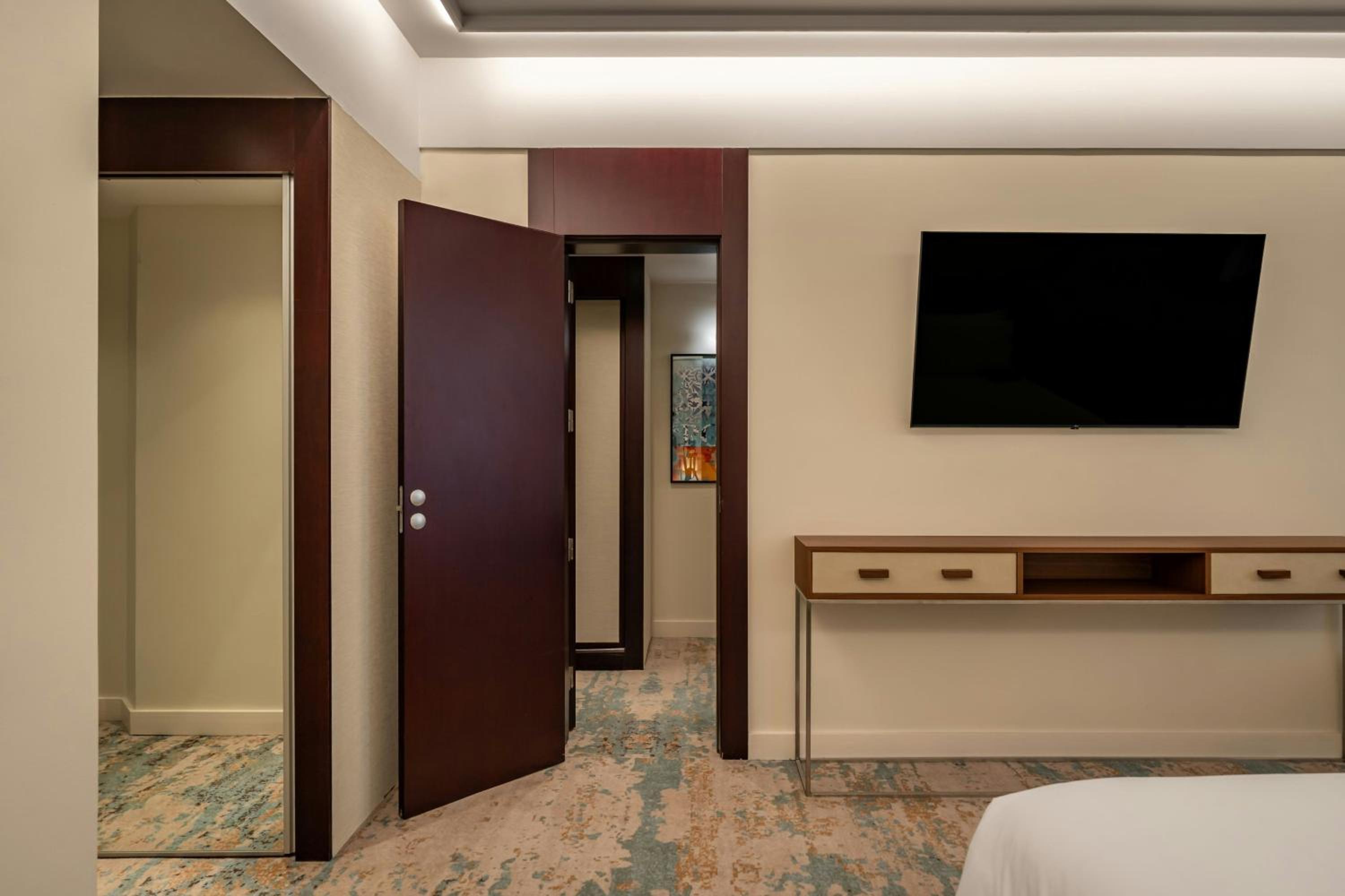 Junior Twin Suite