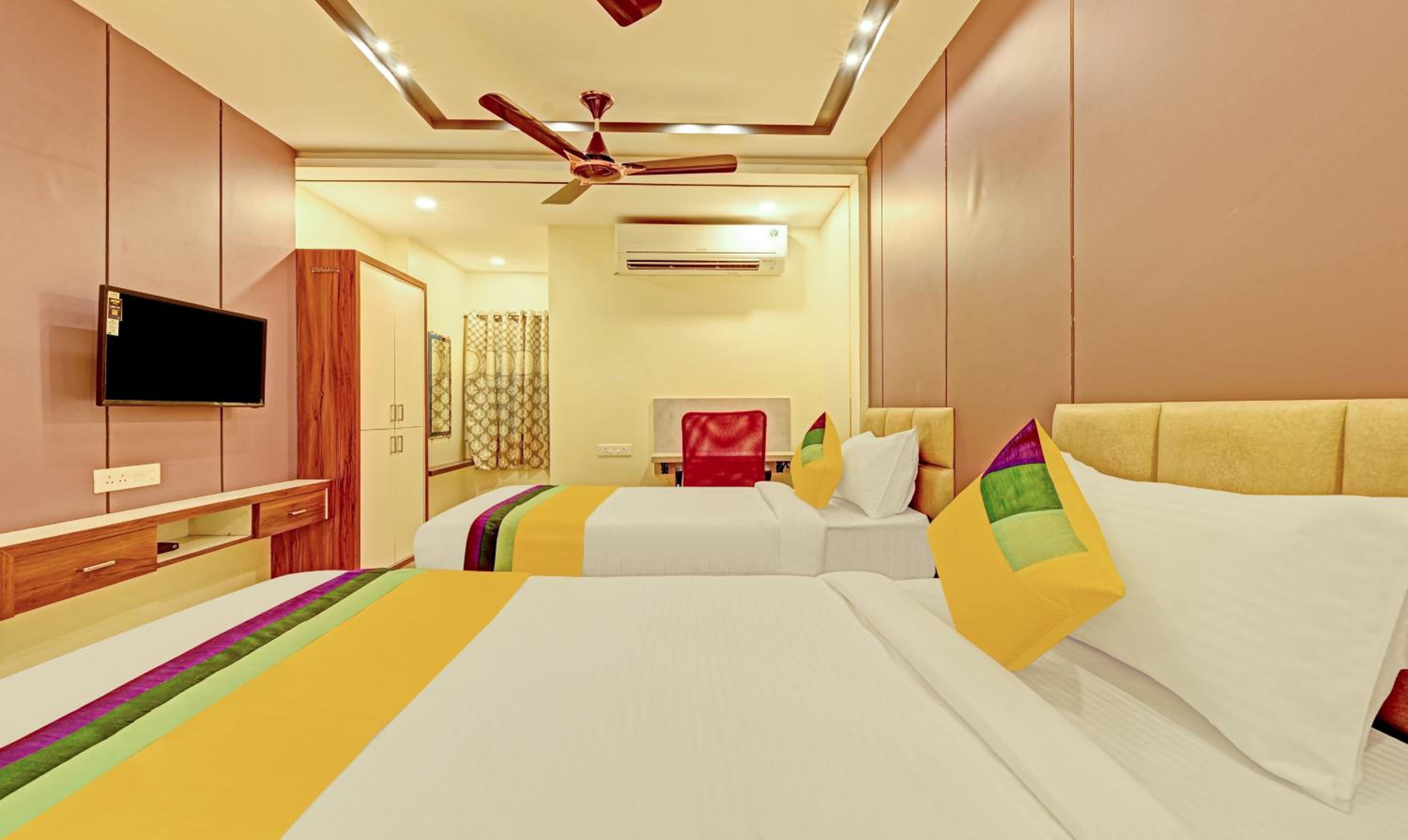 Deluxe Room - Photo 6