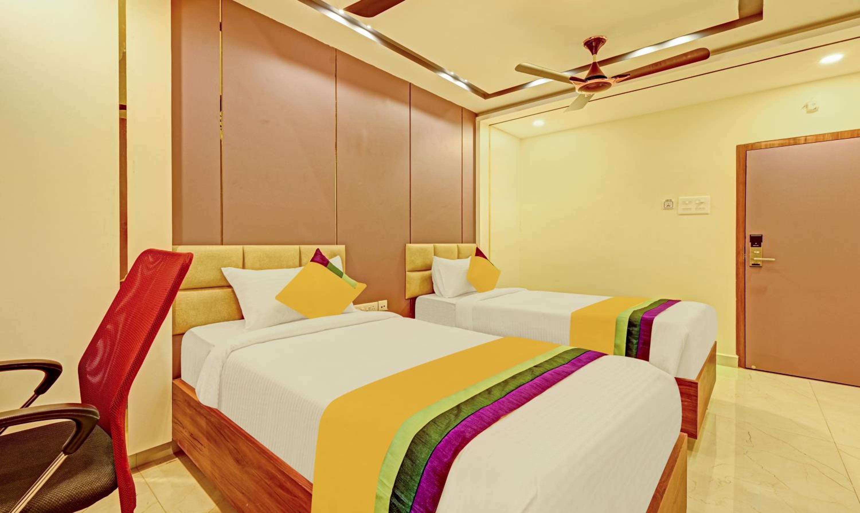 Deluxe Room - Photo 3