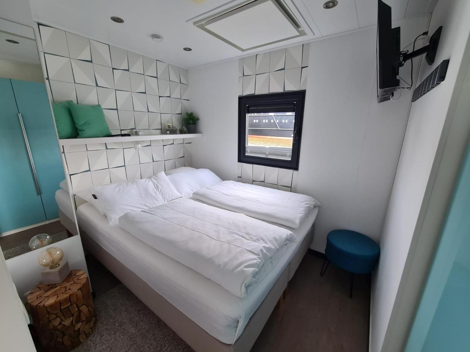 Mobile Home photo 2