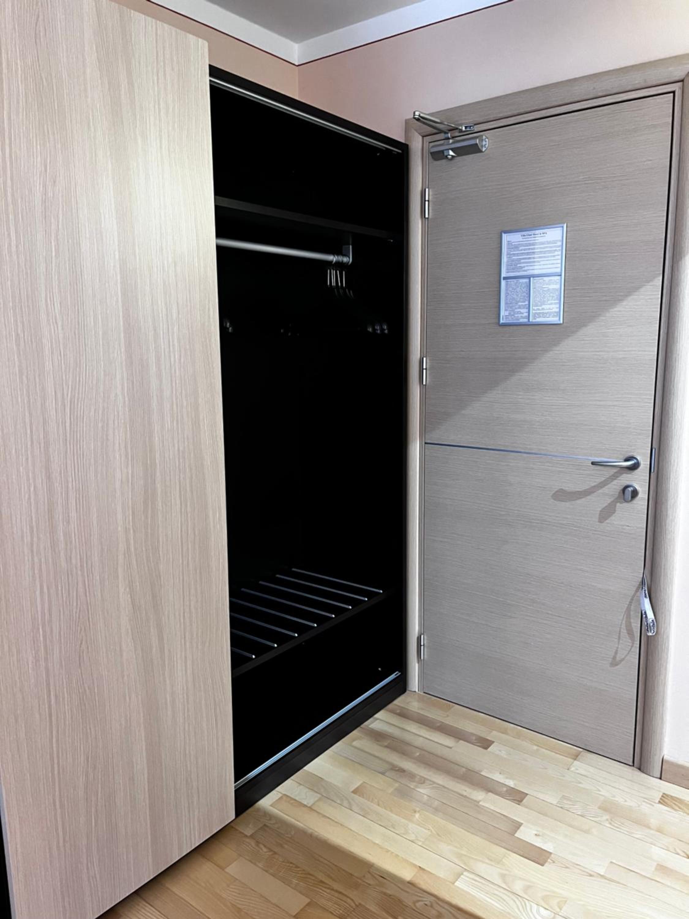Double or Twin Room with Private Bathroom photo 3