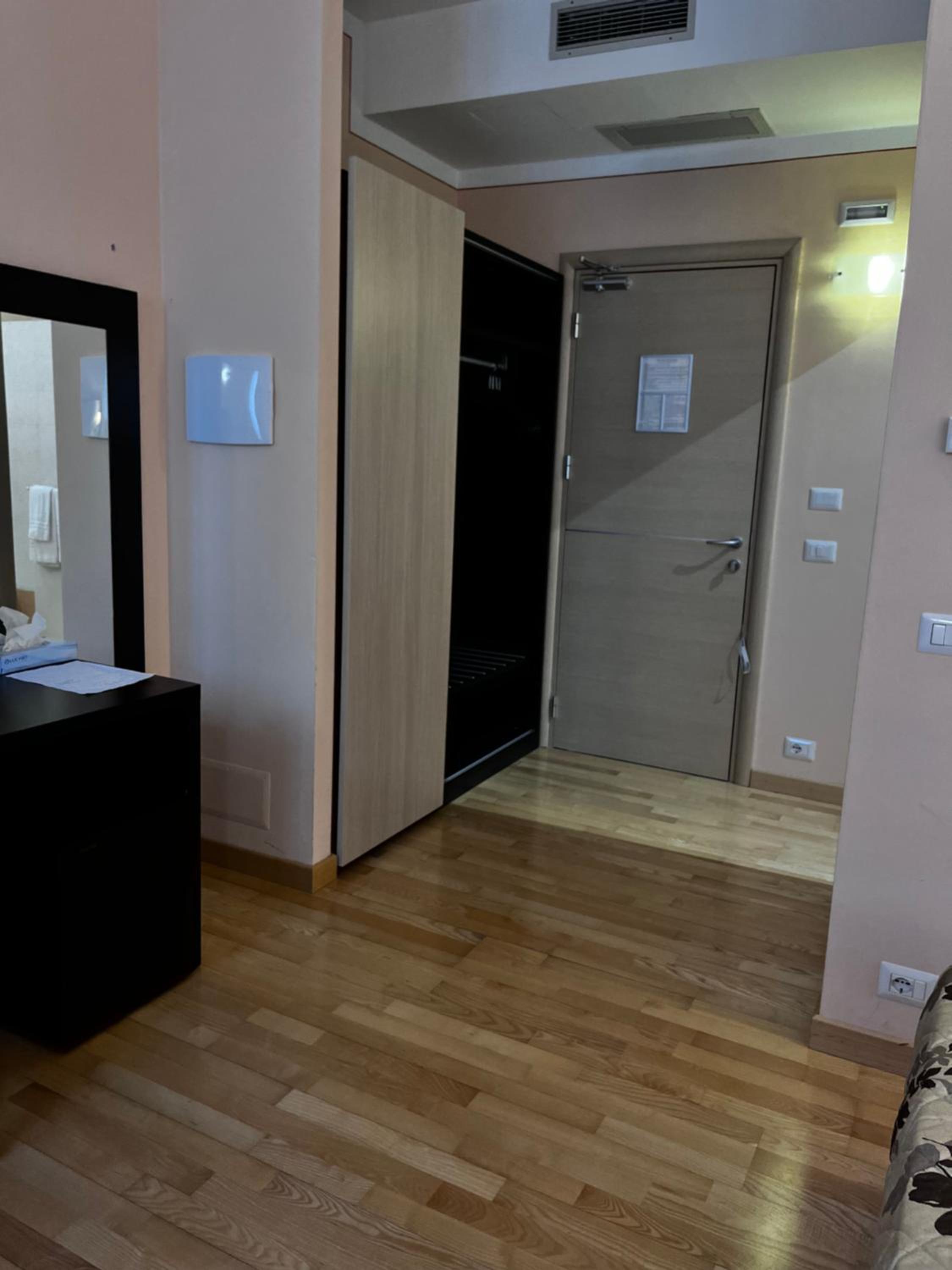 Double or Twin Room with Private Bathroom photo 2