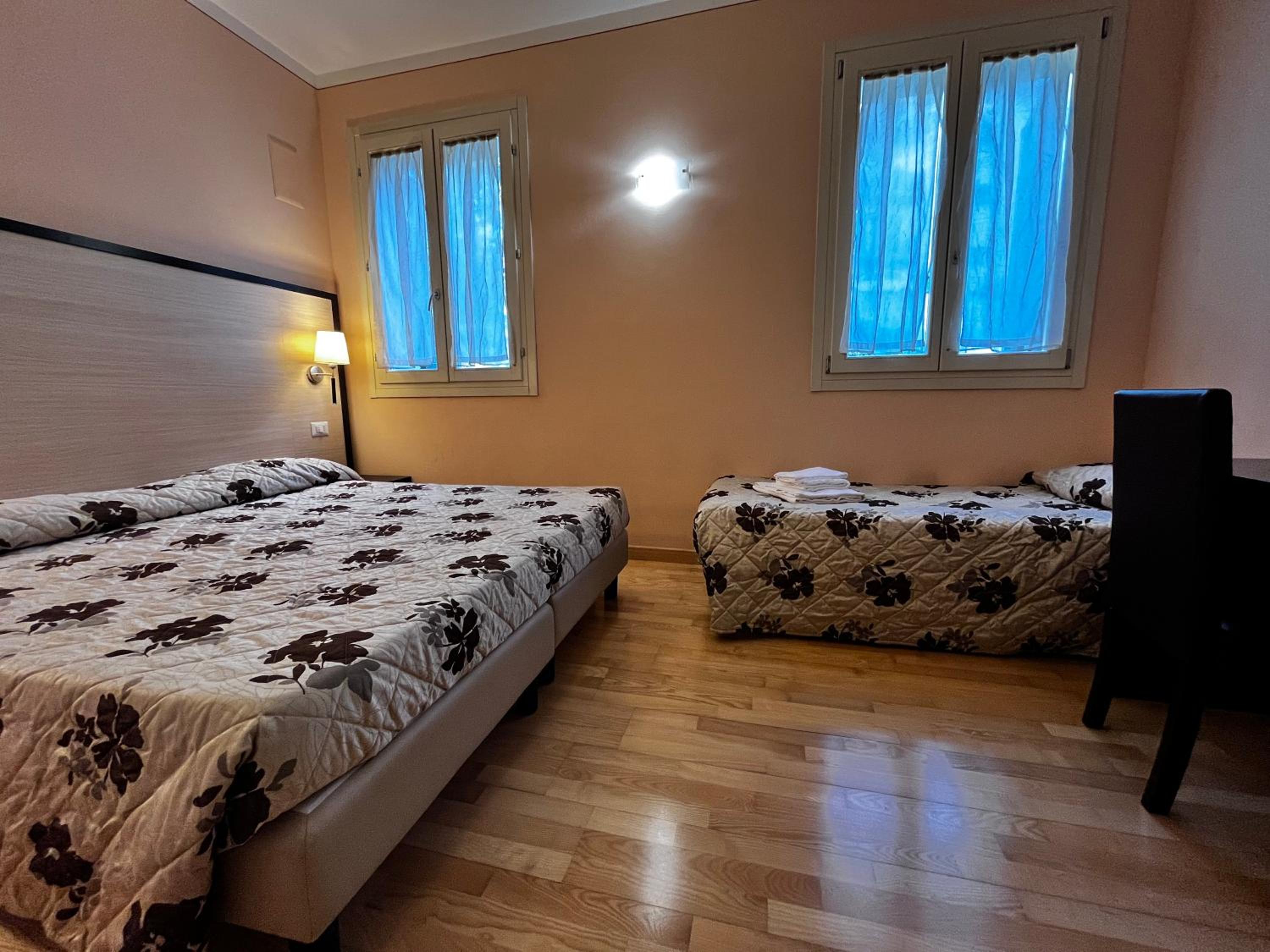 Double or Twin Room with Private Bathroom photo 1