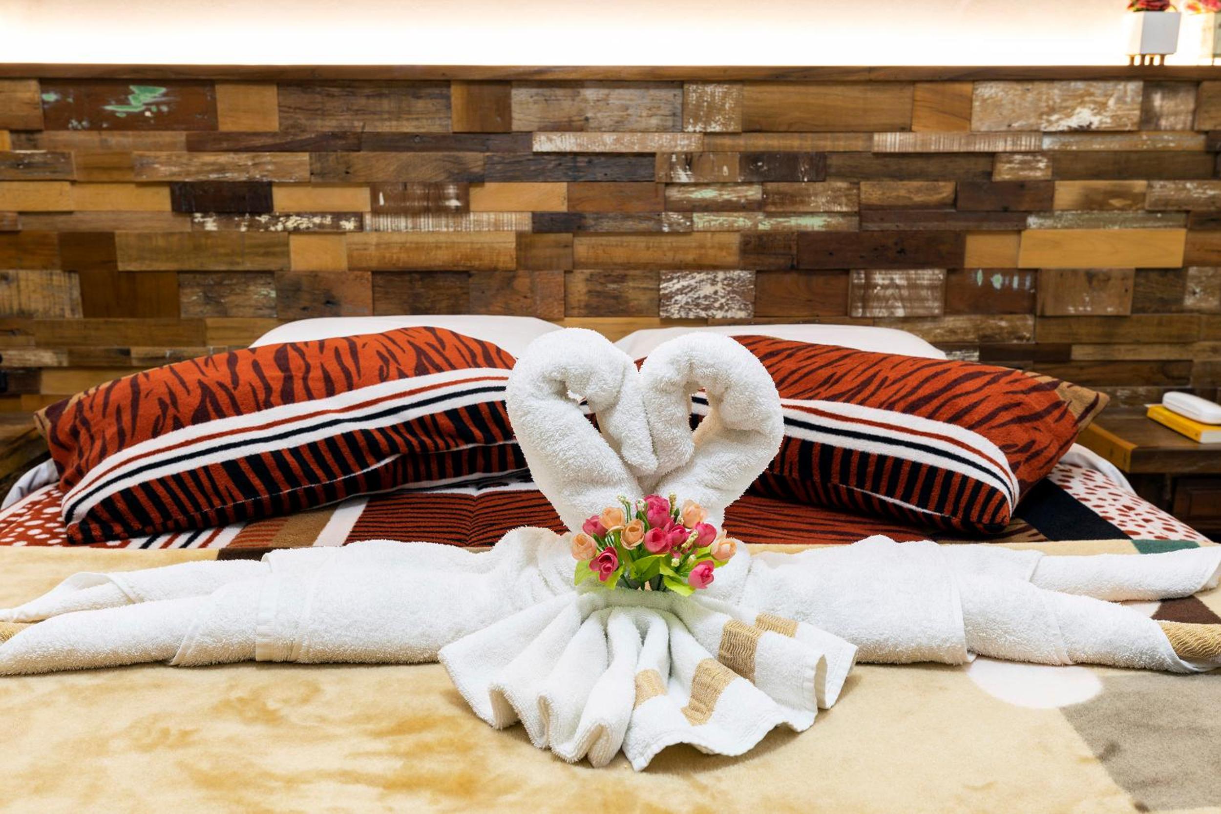 Standard Double Room - Photo 9