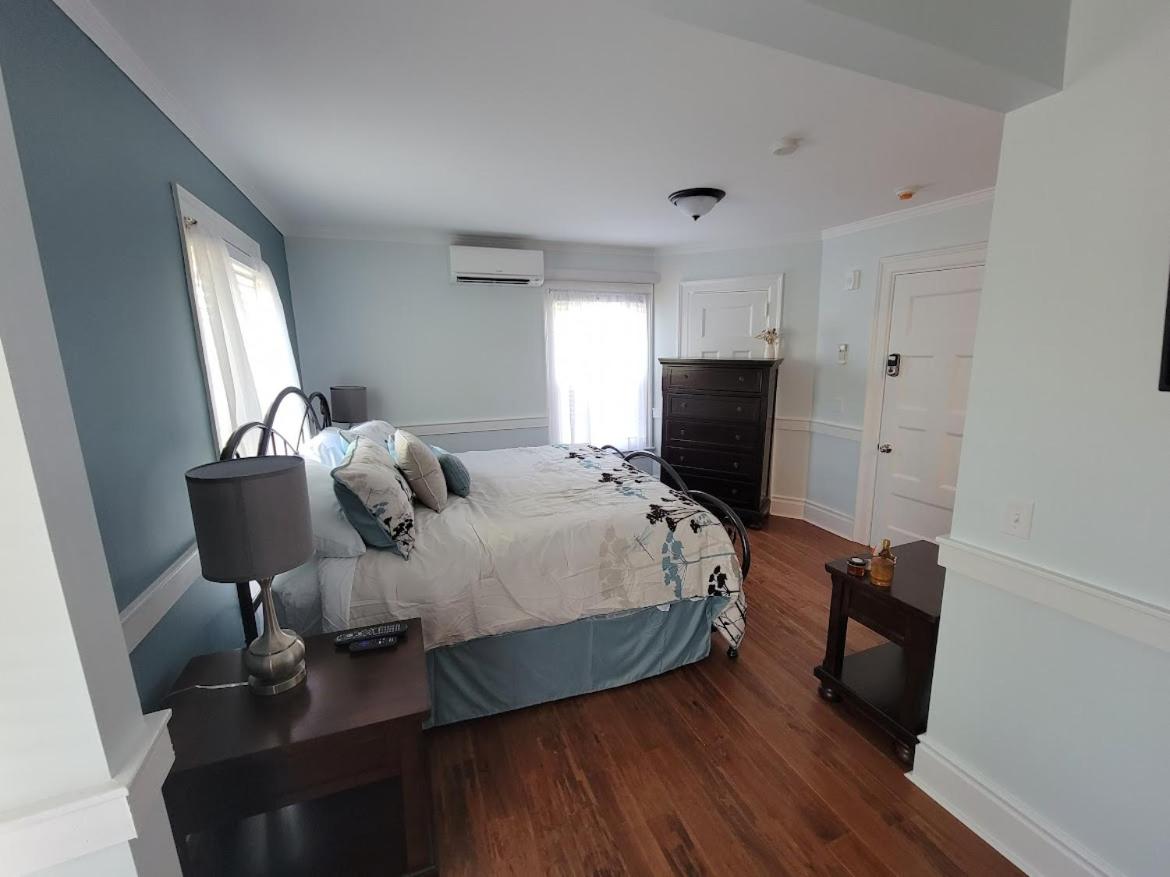Family Room with Bath photo 2