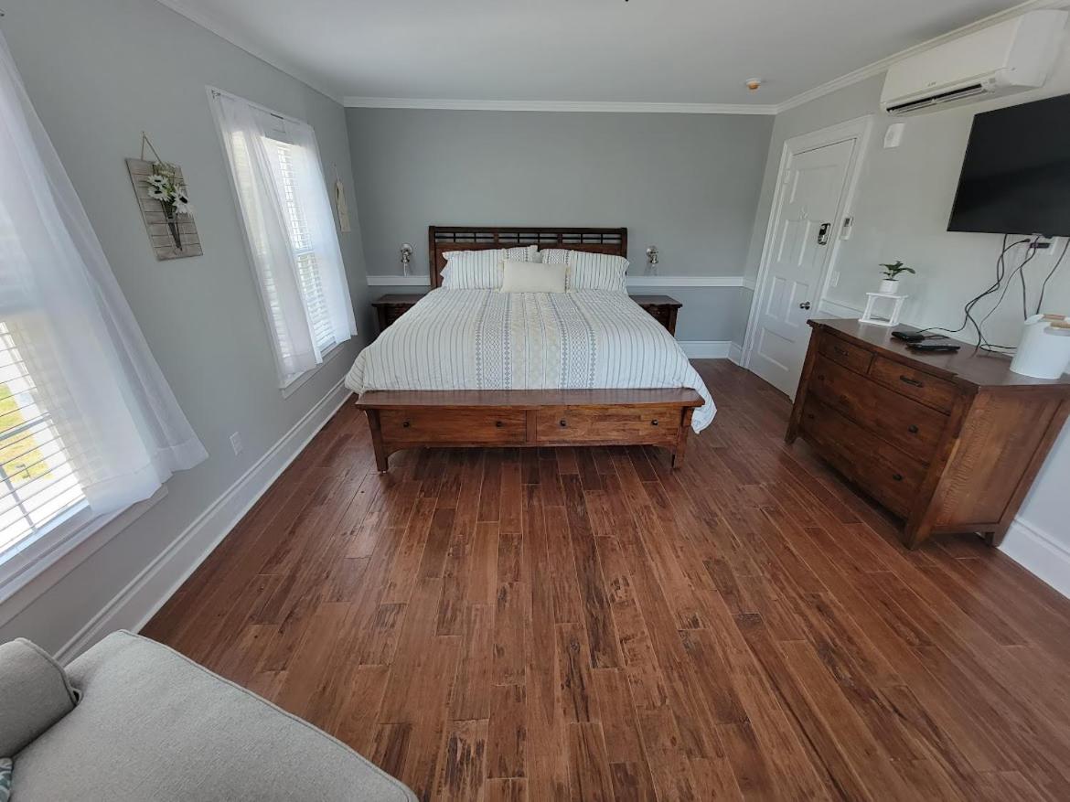 Deluxe King Room photo 3