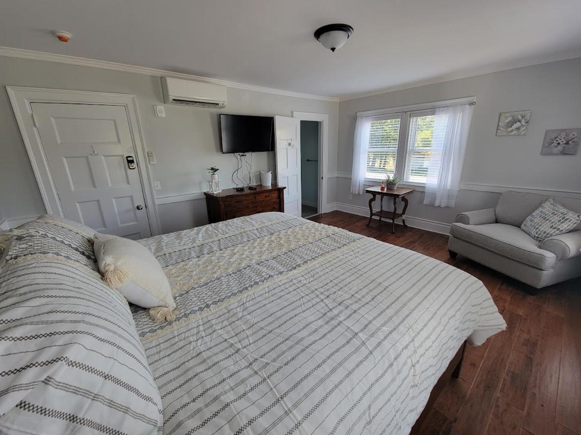 Deluxe King Room photo 2