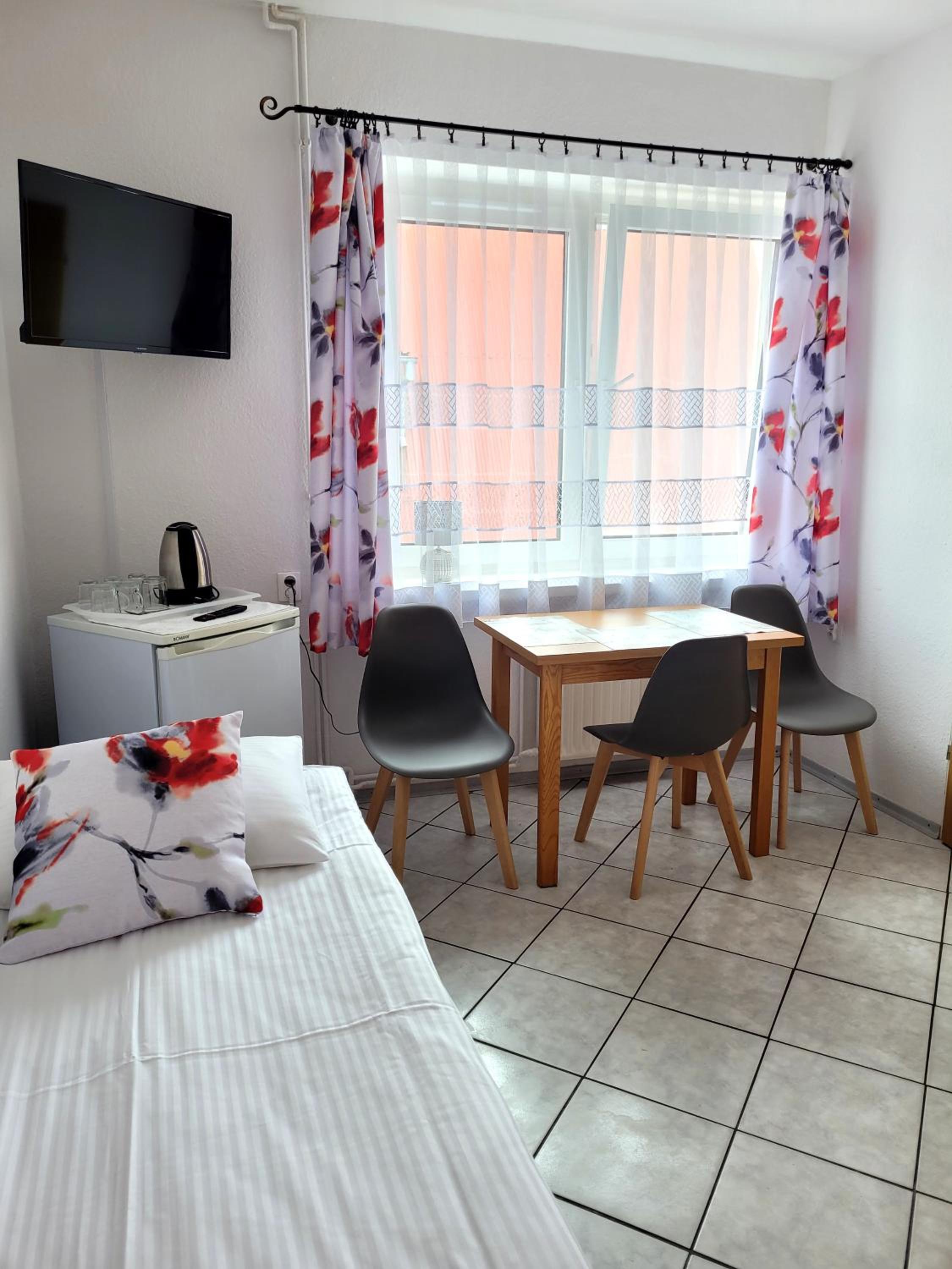 Triple Room with Bathroom photo 1