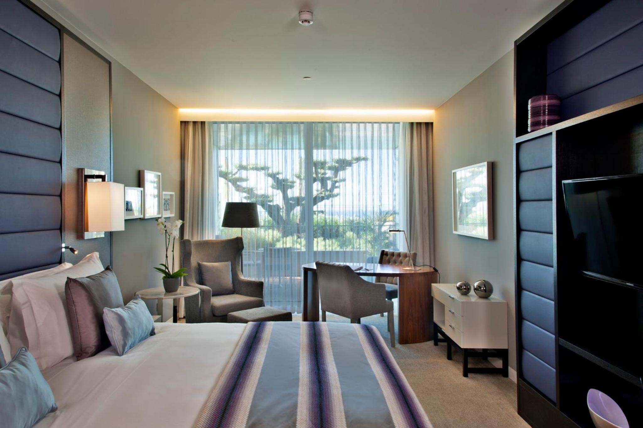 Classic King Room with Garden View