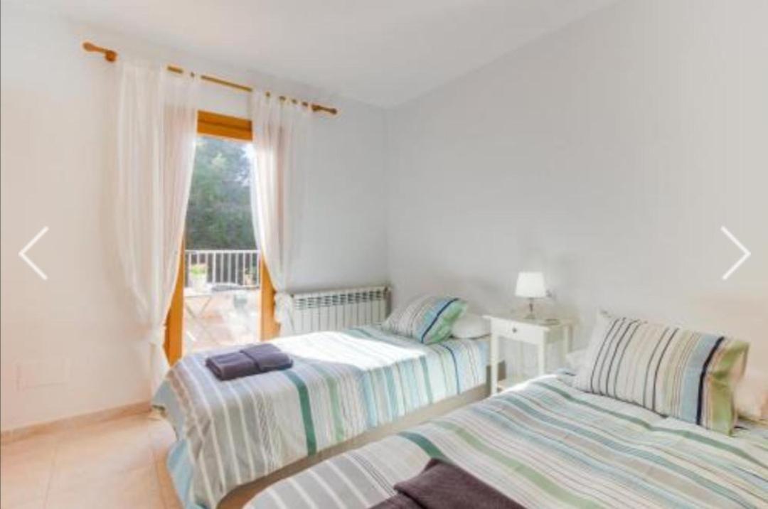 Three-Bedroom House photo 3