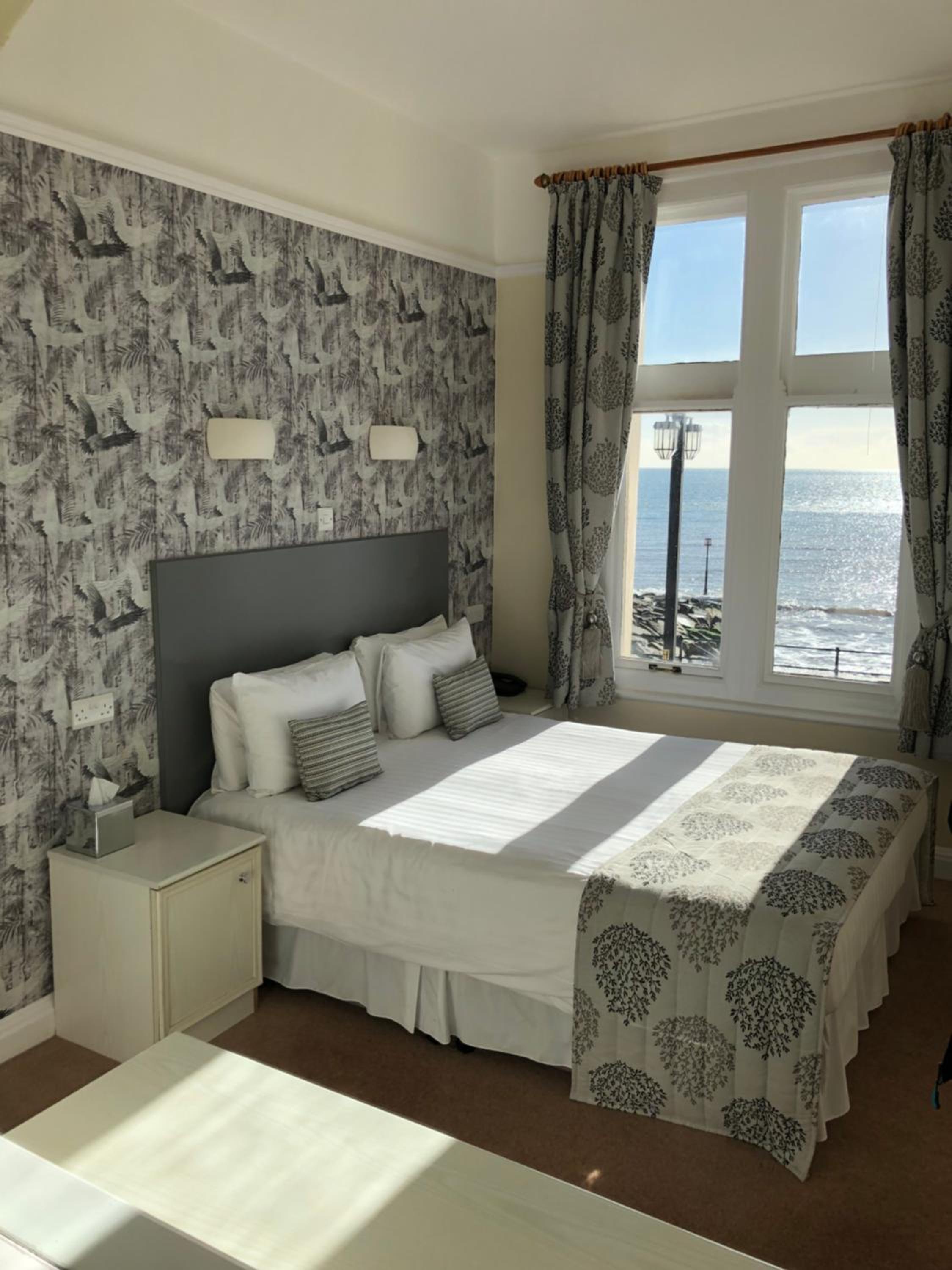 King with sea view photo 1