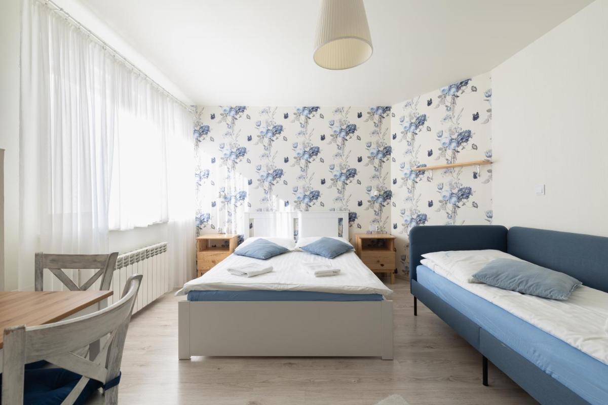 Deluxe Double Room (2 Adults + 1 Child) - Photo 2