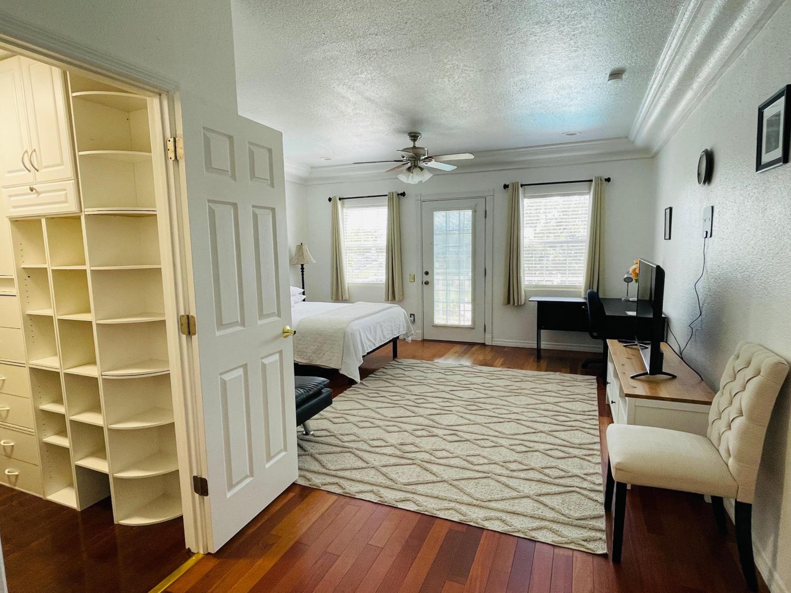 Two-Bedroom Apartment - Photo 11