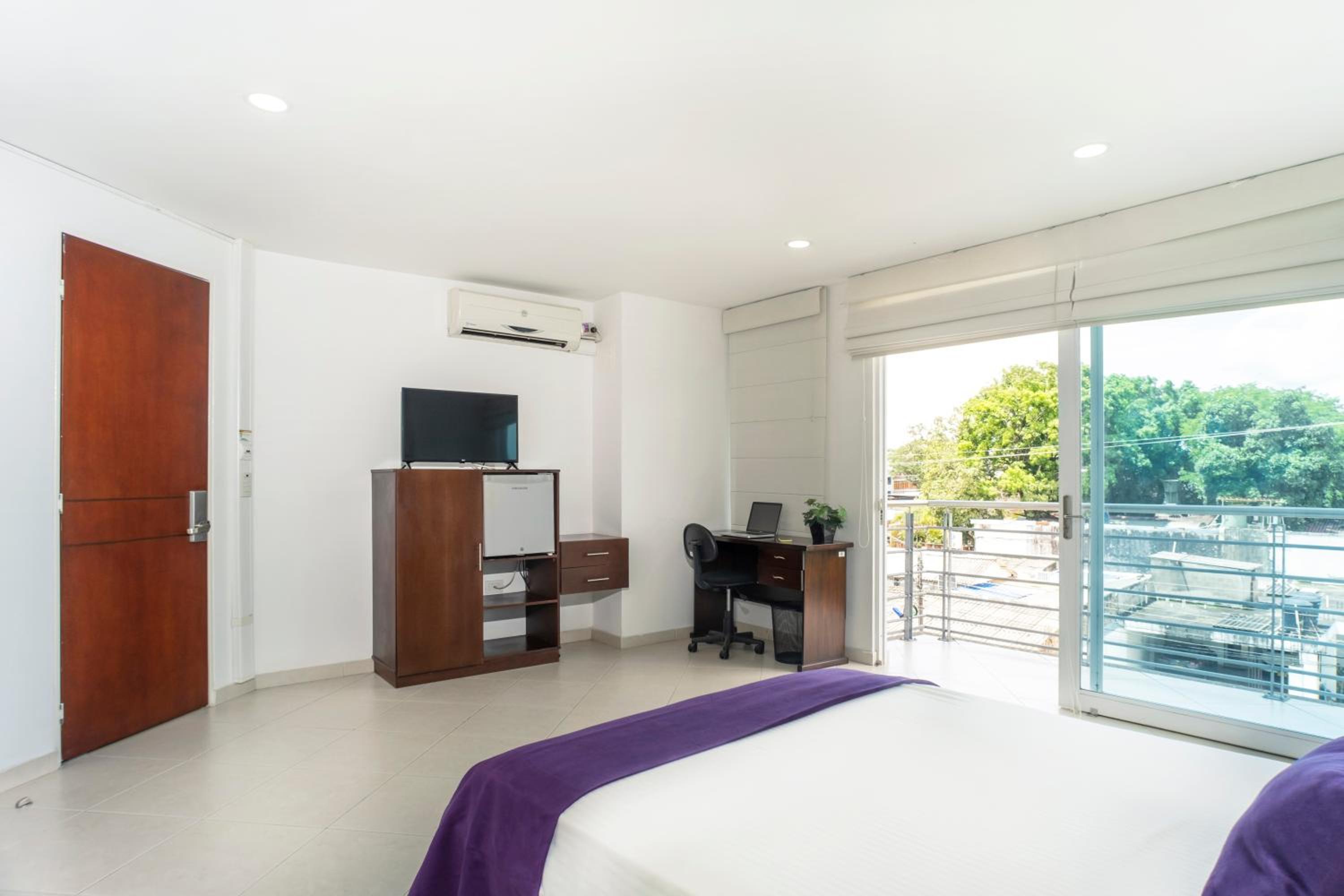 Double Room with Balcony photo 3