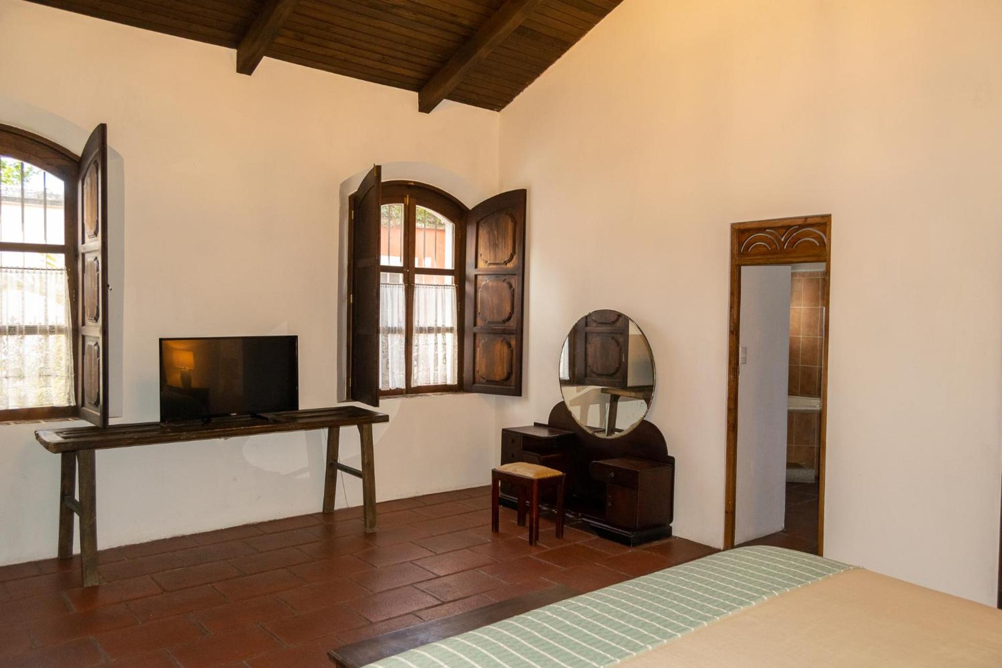 Deluxe King Suite