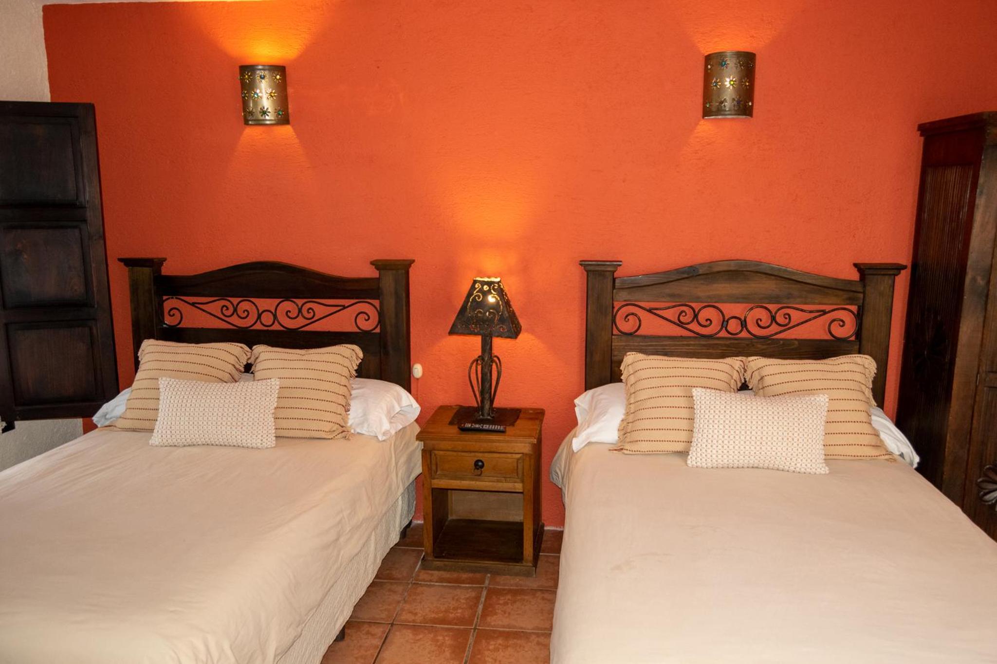 Standard Twin Room photo 2