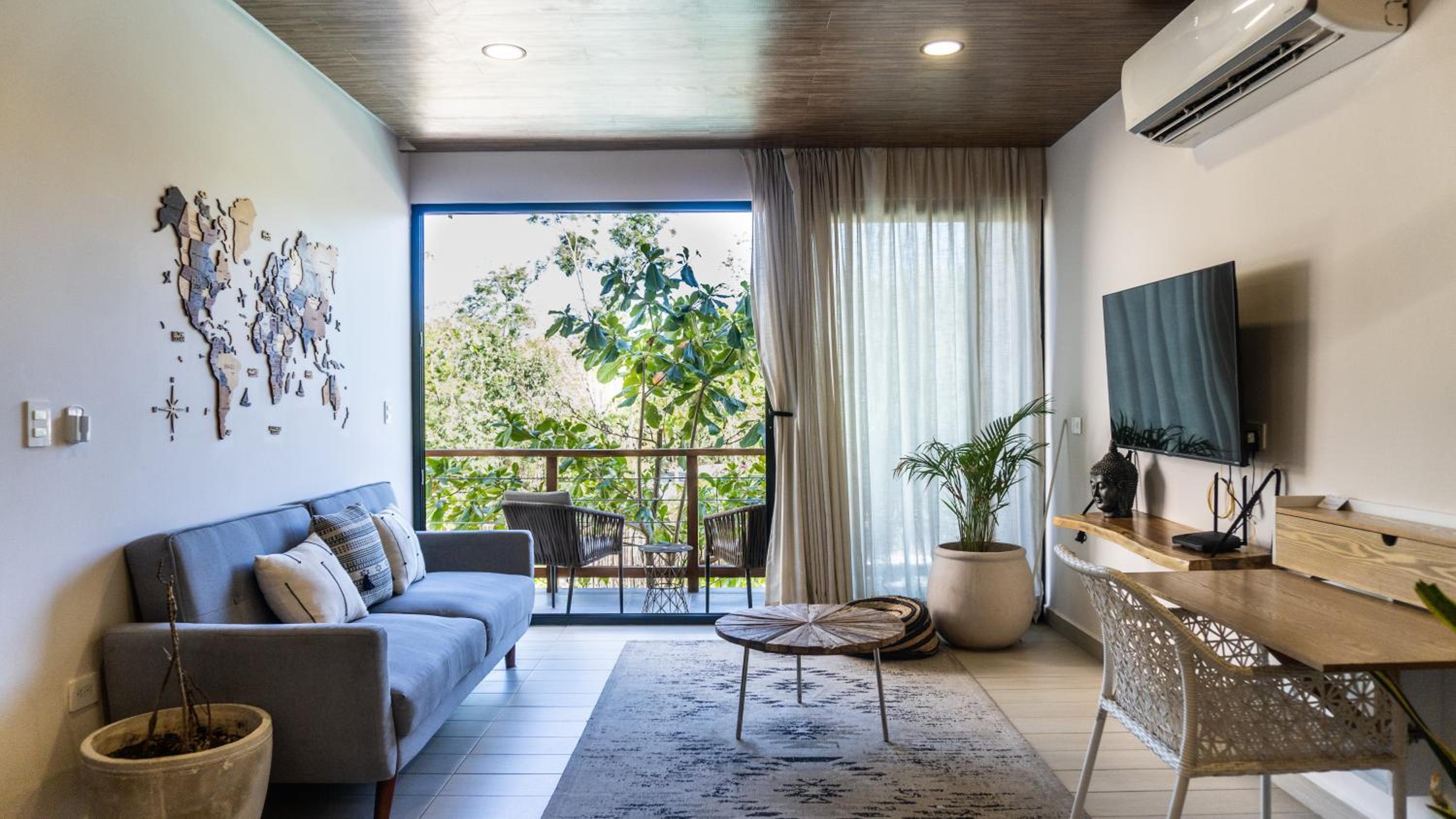 Deluxe Apartment