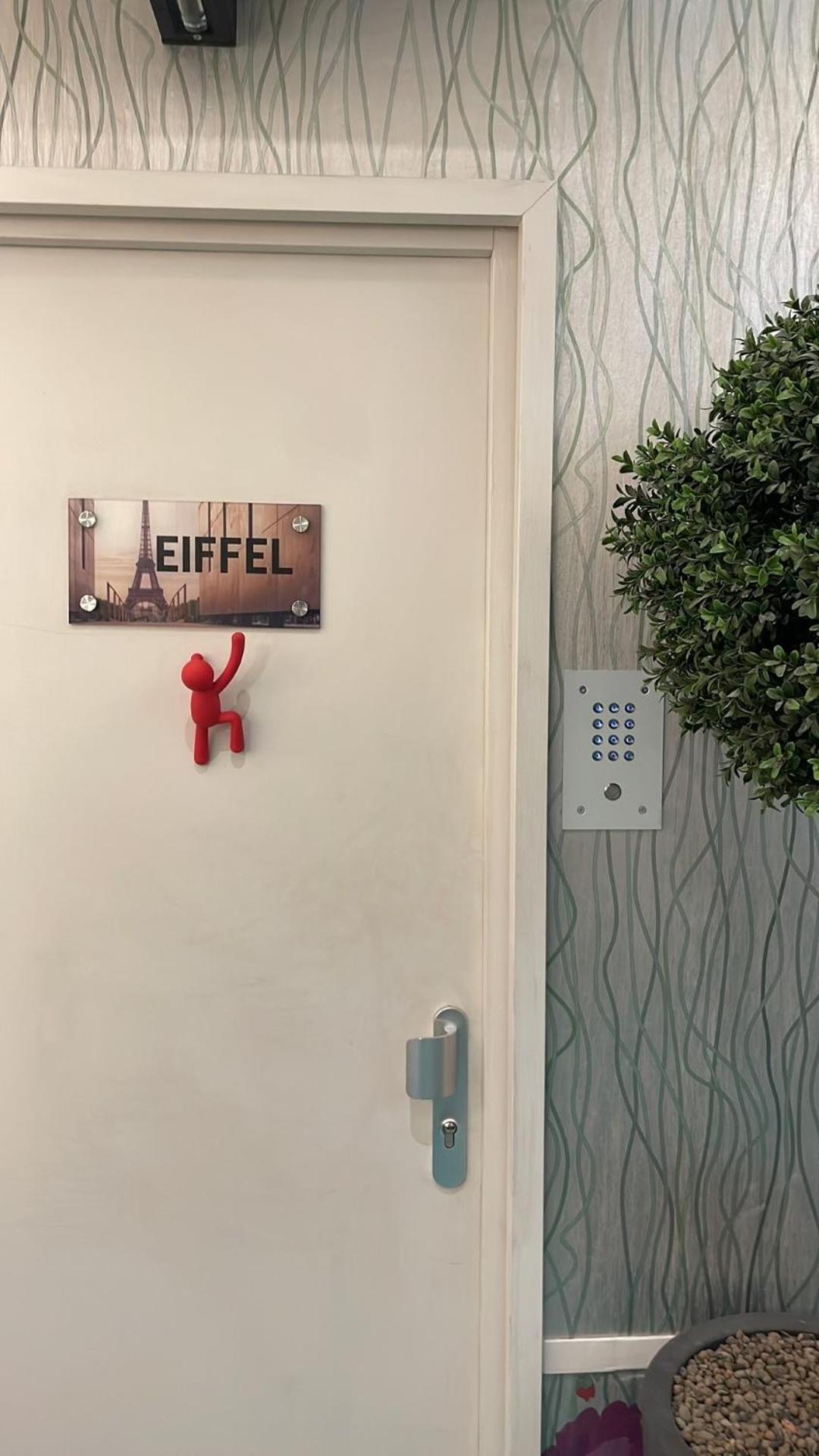 Eiffel Suite Junior photo 1