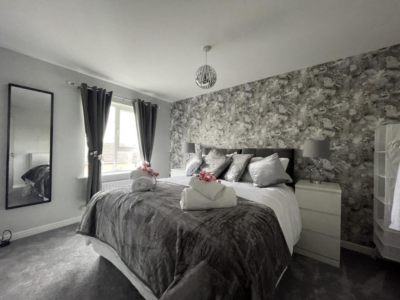 Four-Bedroom House photo 1
