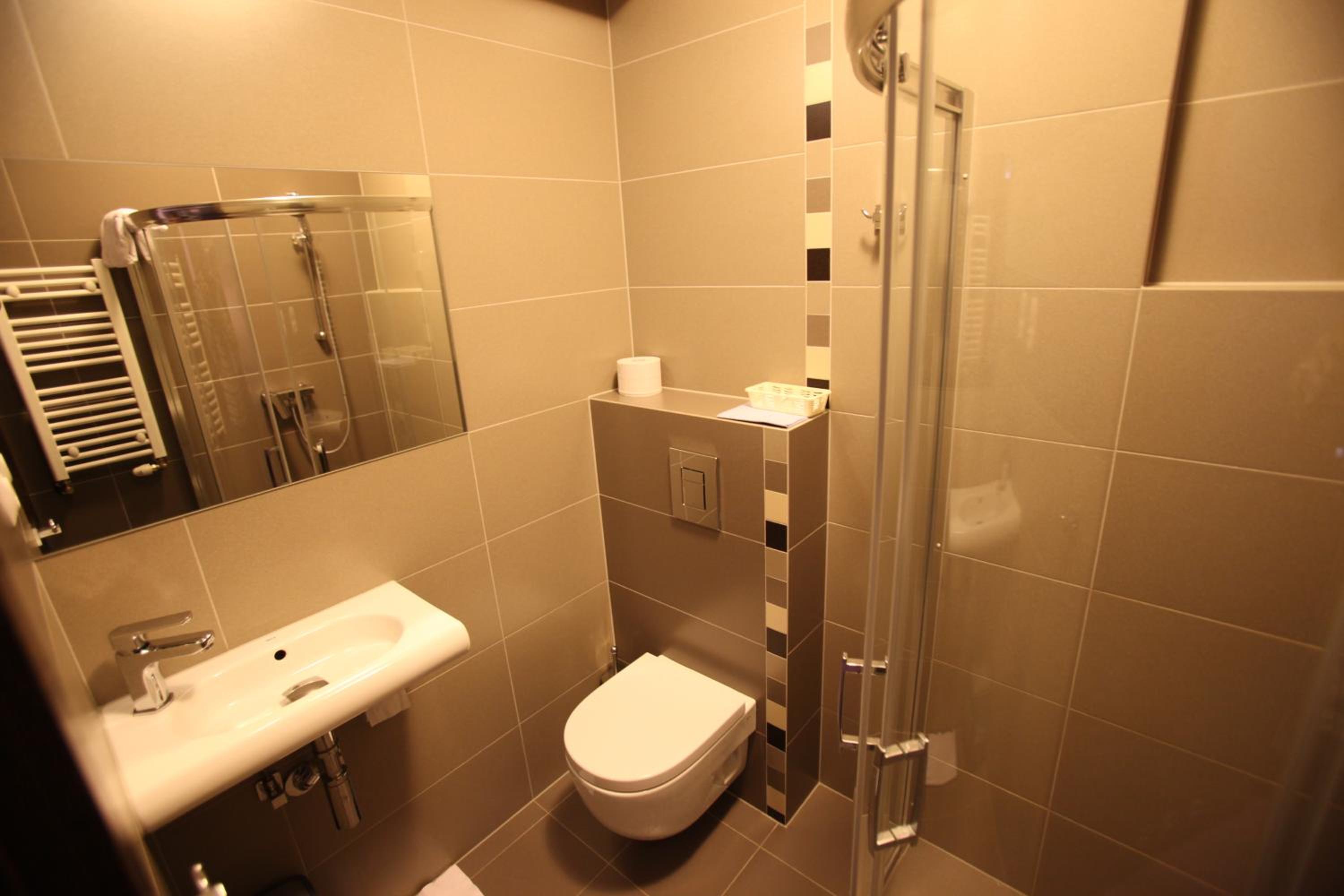 Twin Room - Photo 3