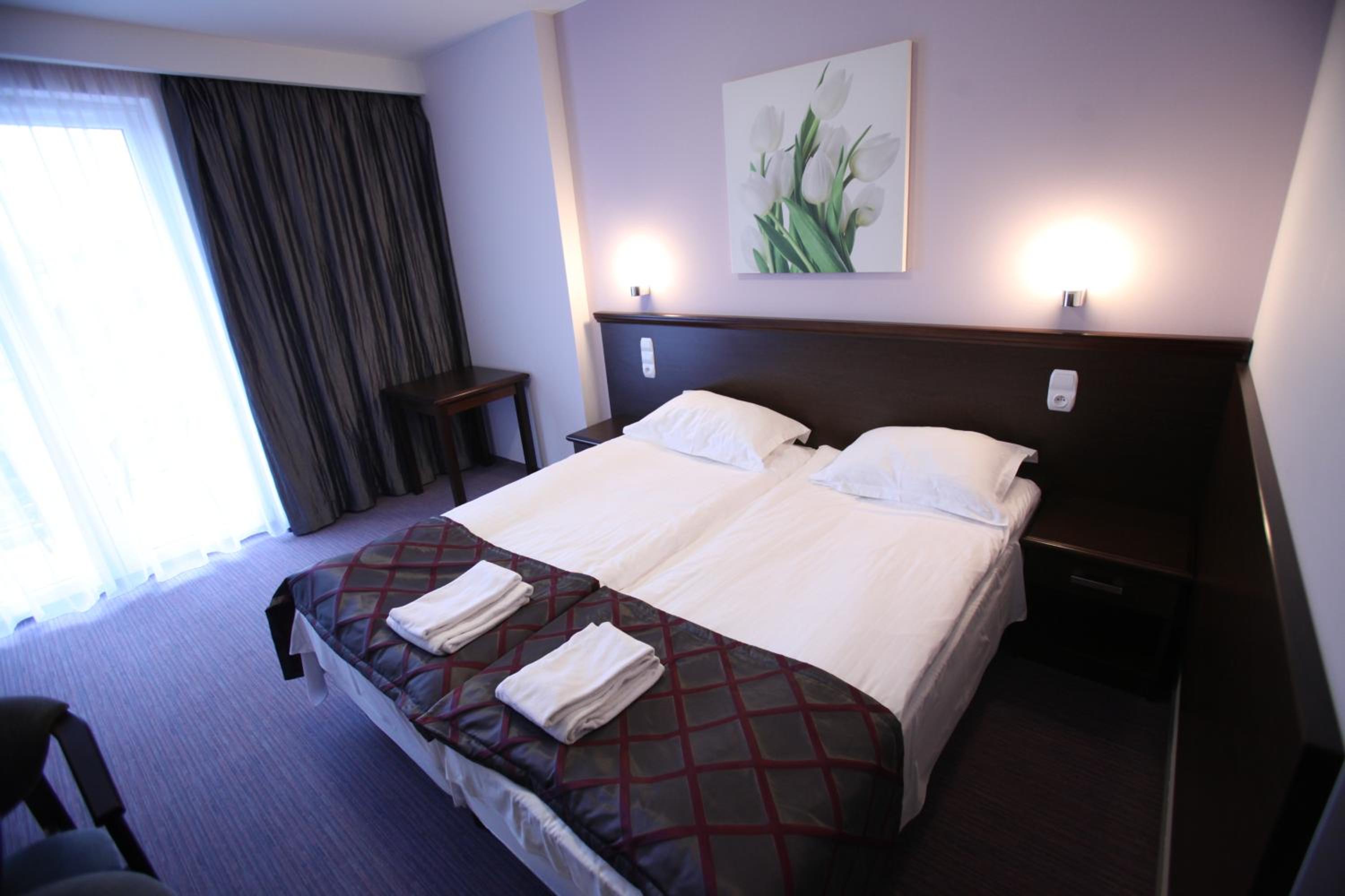 Twin Room - Photo 1
