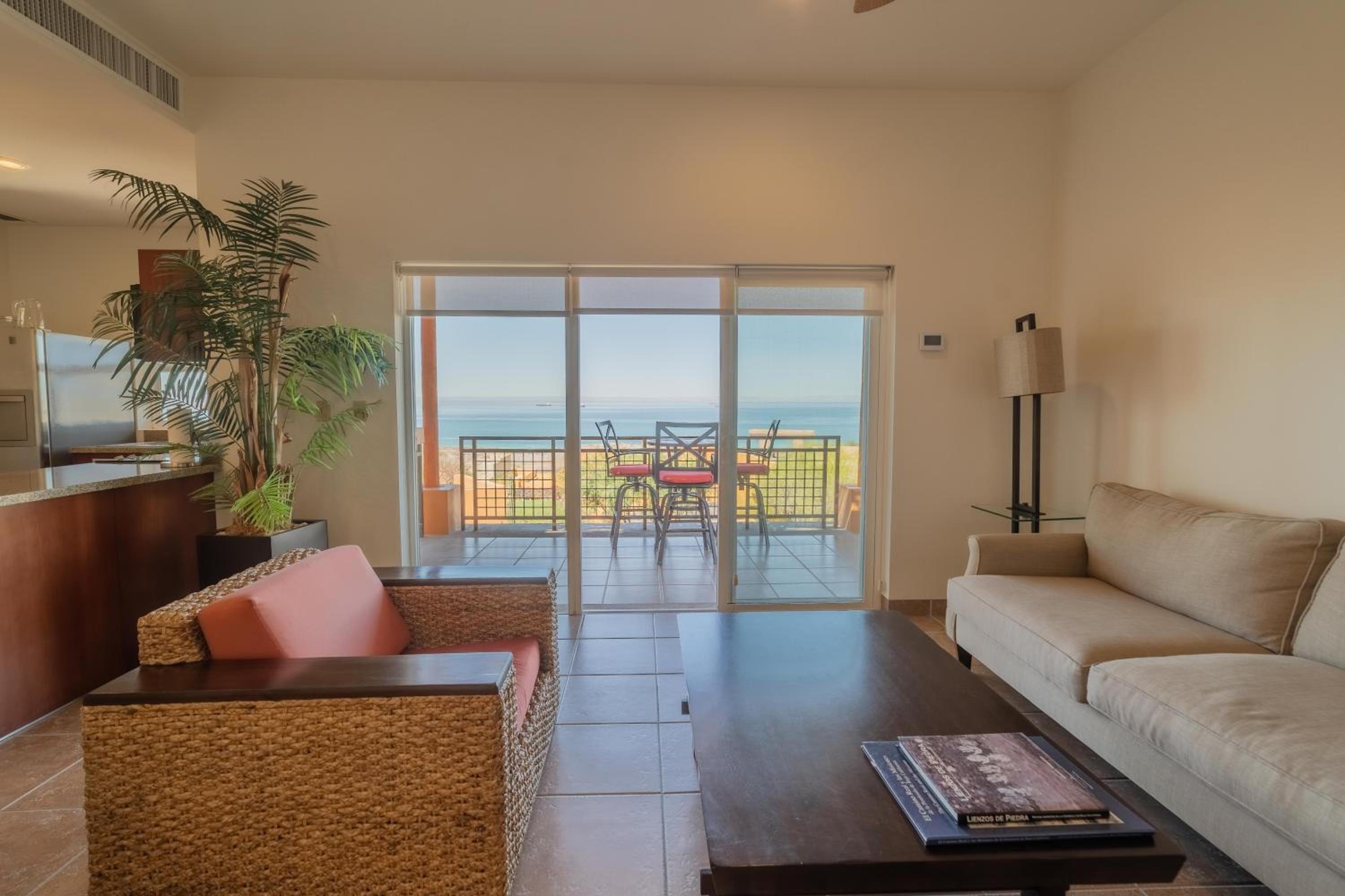 Three-Bedroom Villa photo 1