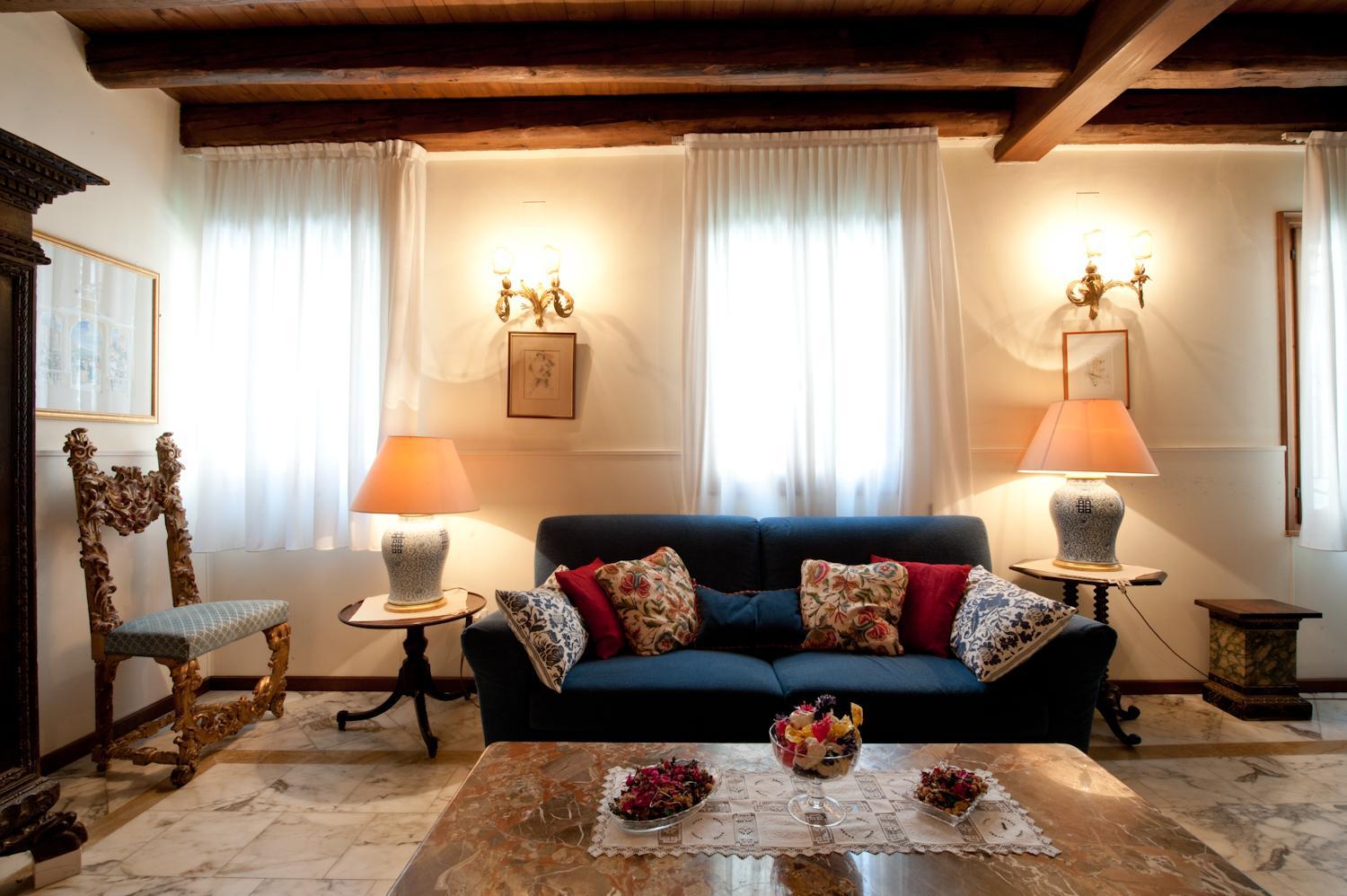 Two-Bedroom Apartment with Terrace - Split Level photo 3