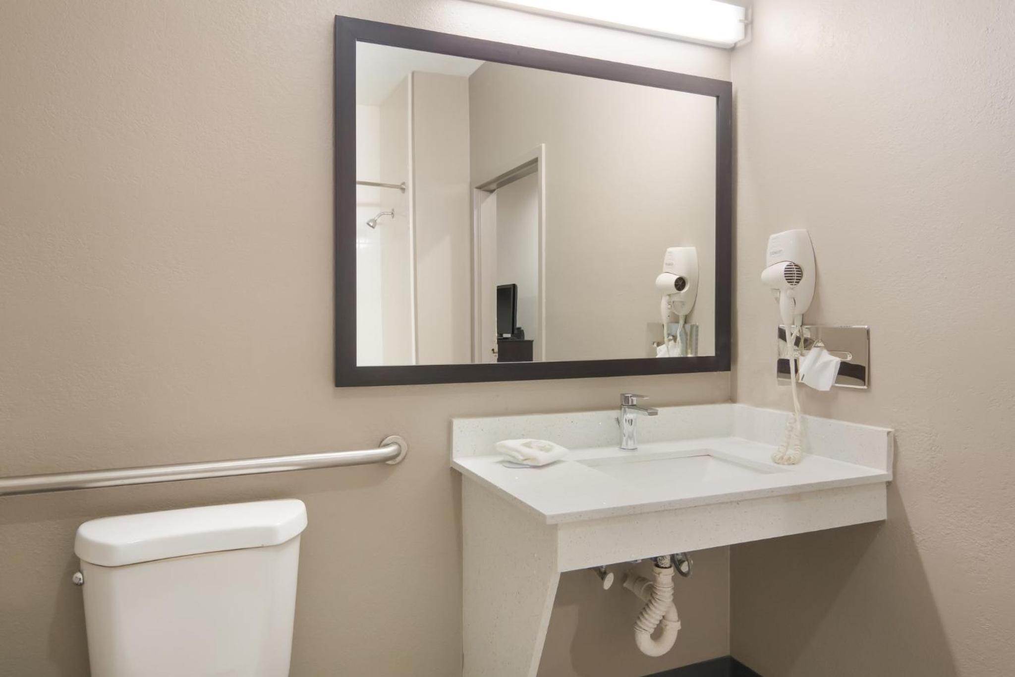 Superior King Room - Disability Access/Non-Smoking - Photo 4