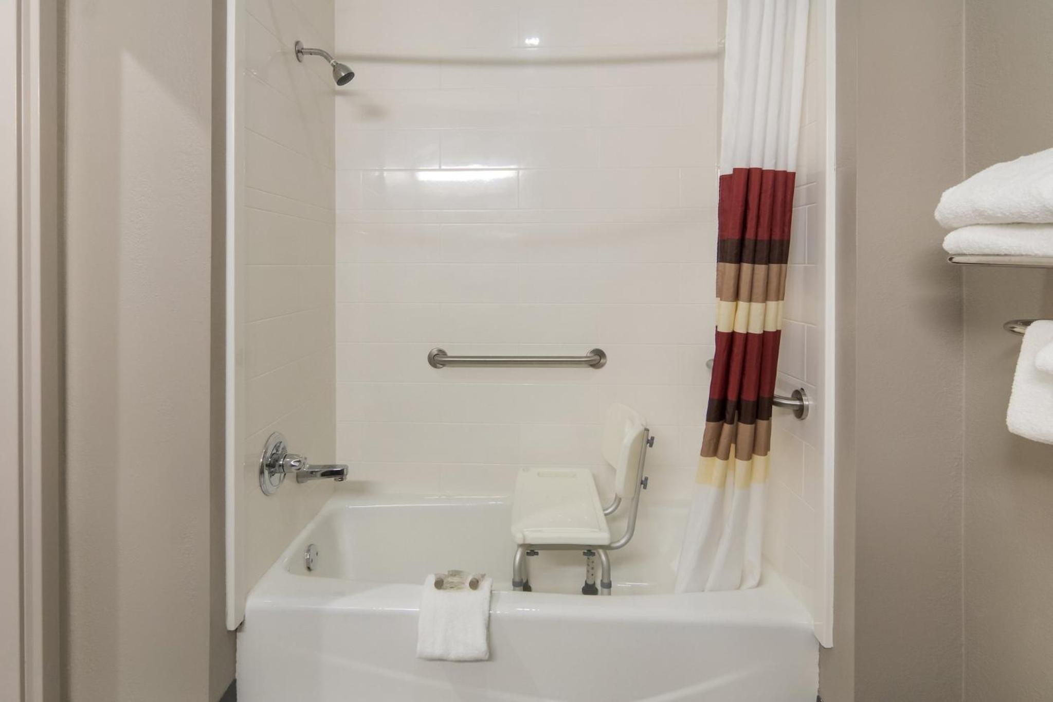 Superior King Room - Disability Access/Non-Smoking - Photo 5