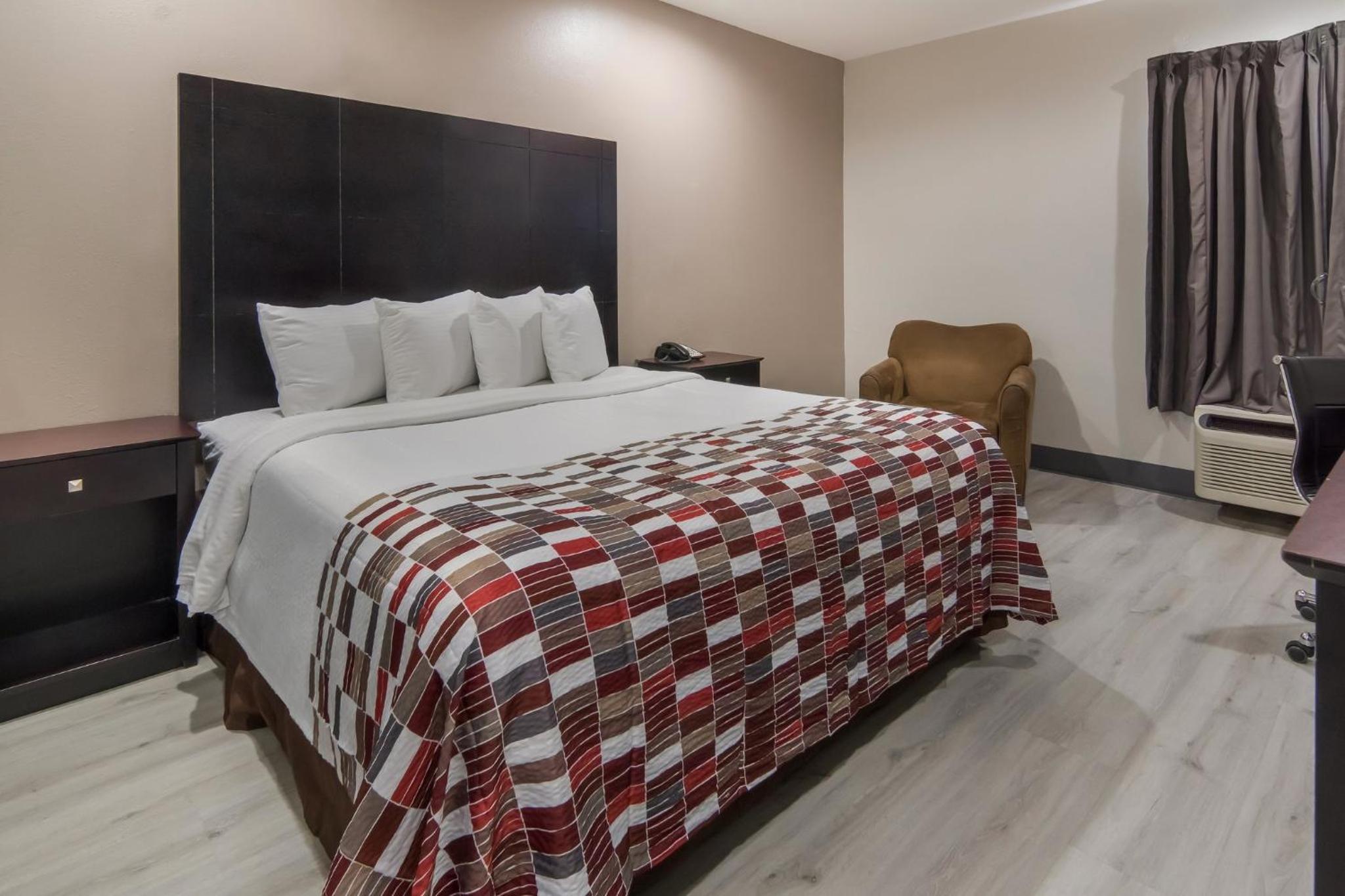 Superior King Room - Disability Access/Non-Smoking - Photo 6