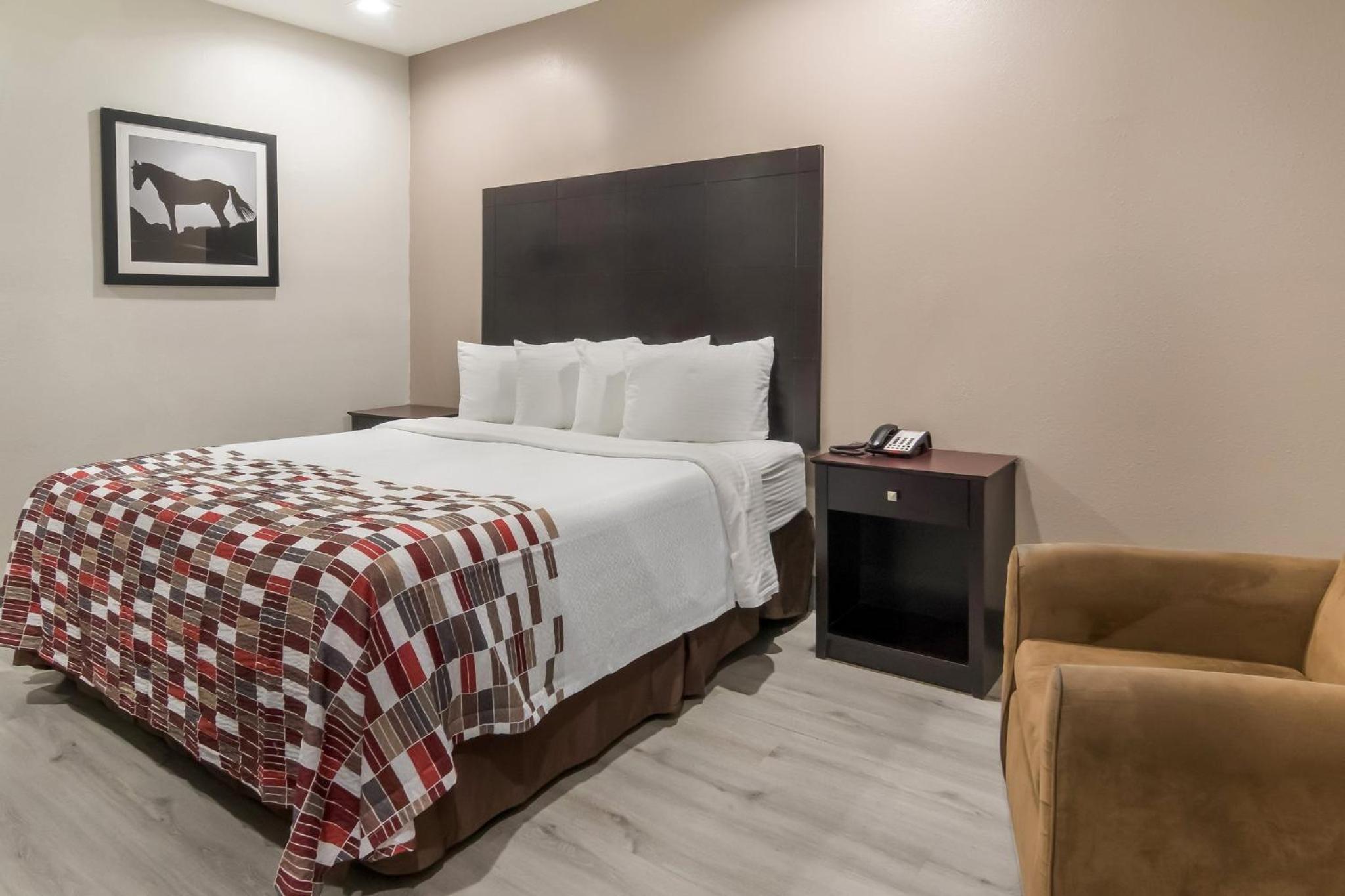 Superior King Room - Disability Access/Non-Smoking - Photo 7