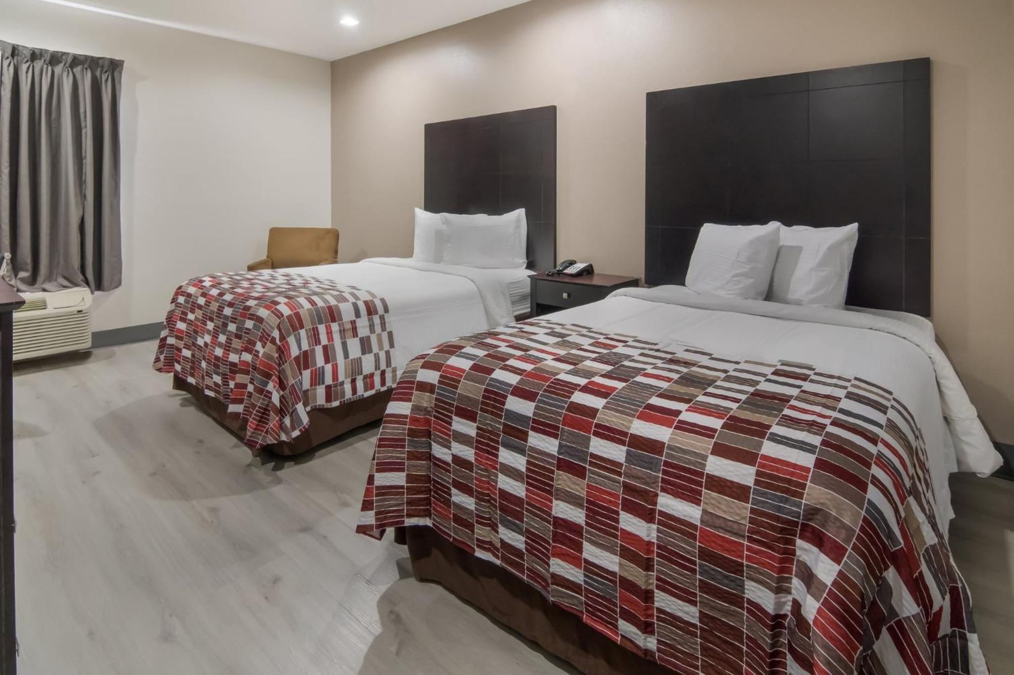 Deluxe Double Room with Two Double Beds Non-Smoking photo 1