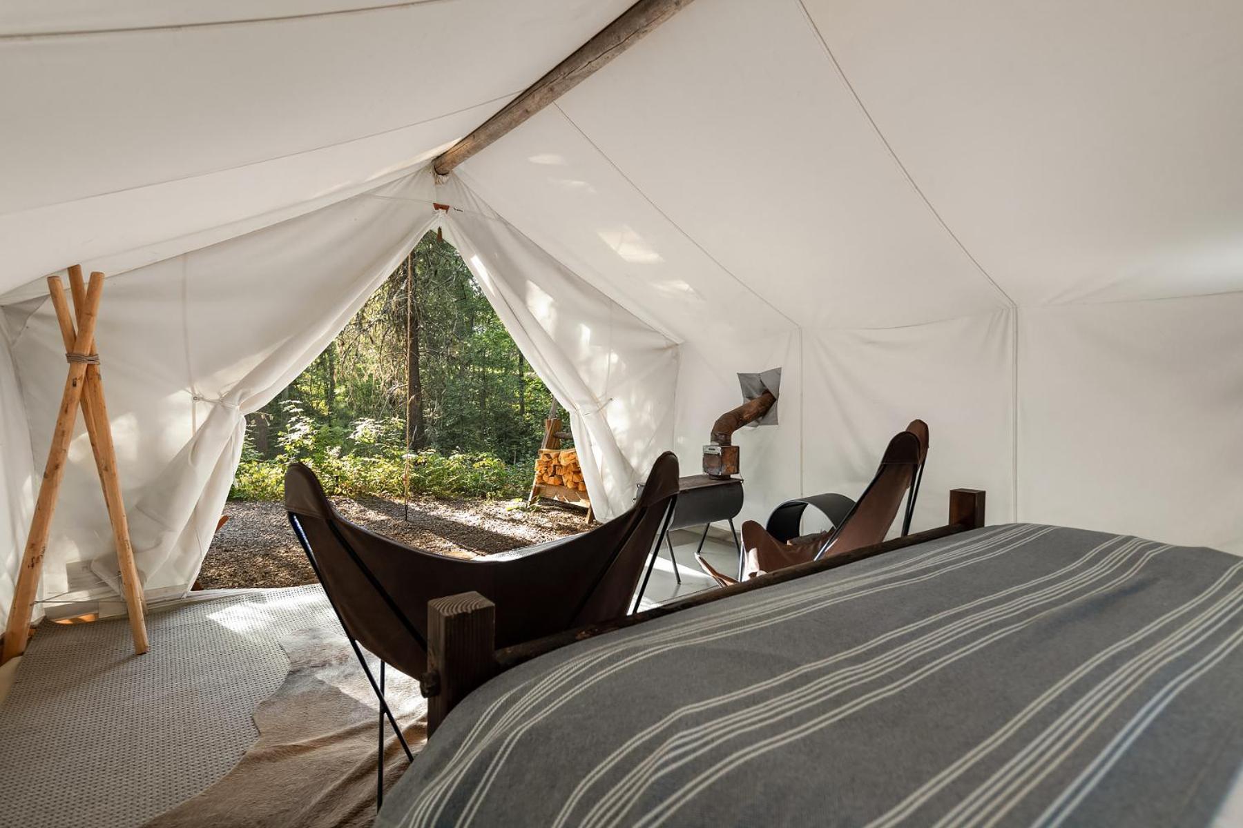 Safari Tent with Shared Bathroom photo 2